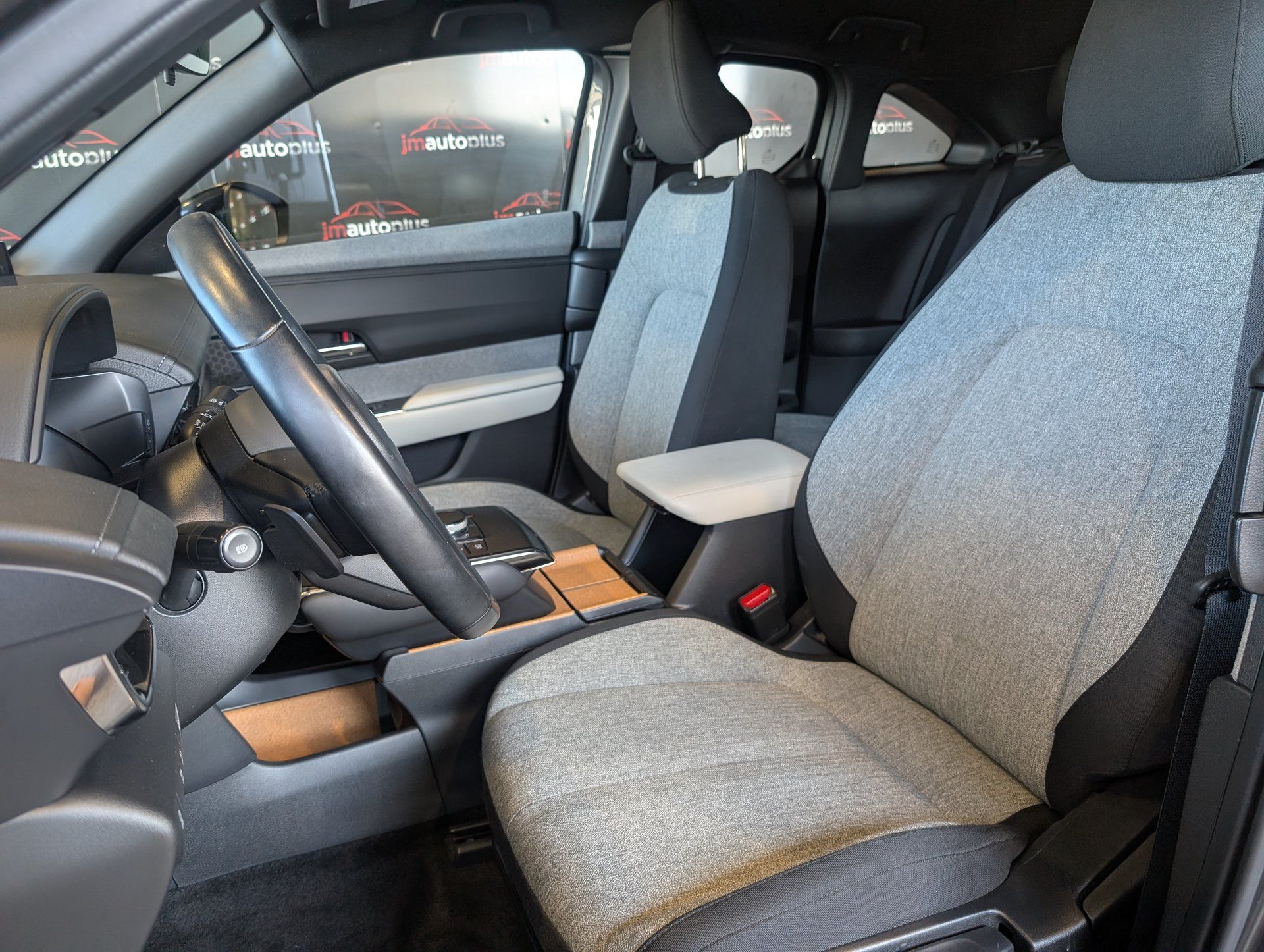 Mazda MX-30 EV 2023 - Image 14