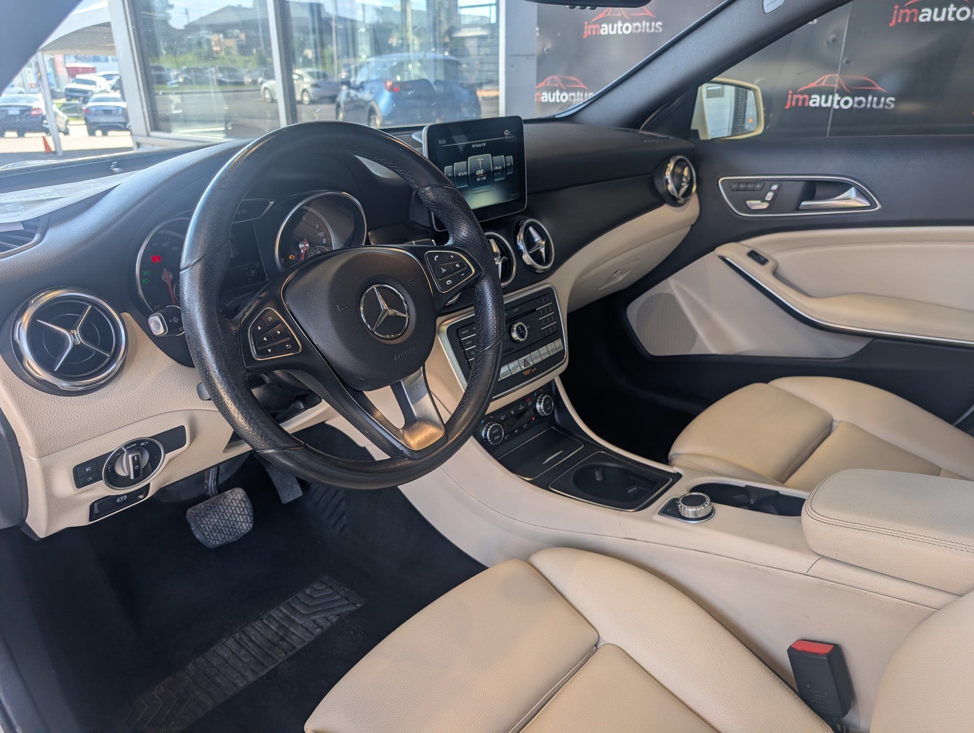 Mercedes-Benz GLA 250 2018 - Image 14