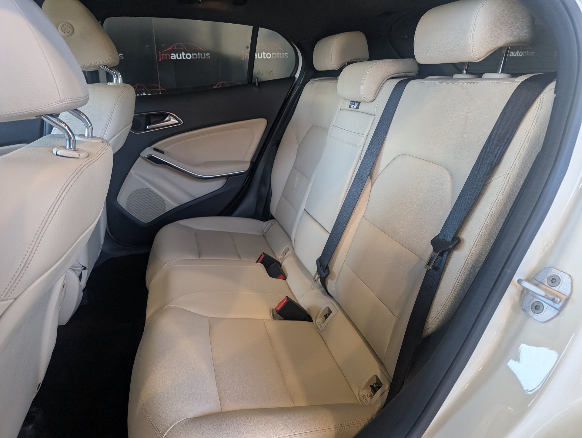 Mercedes-Benz GLA 250 2018 - Image 28