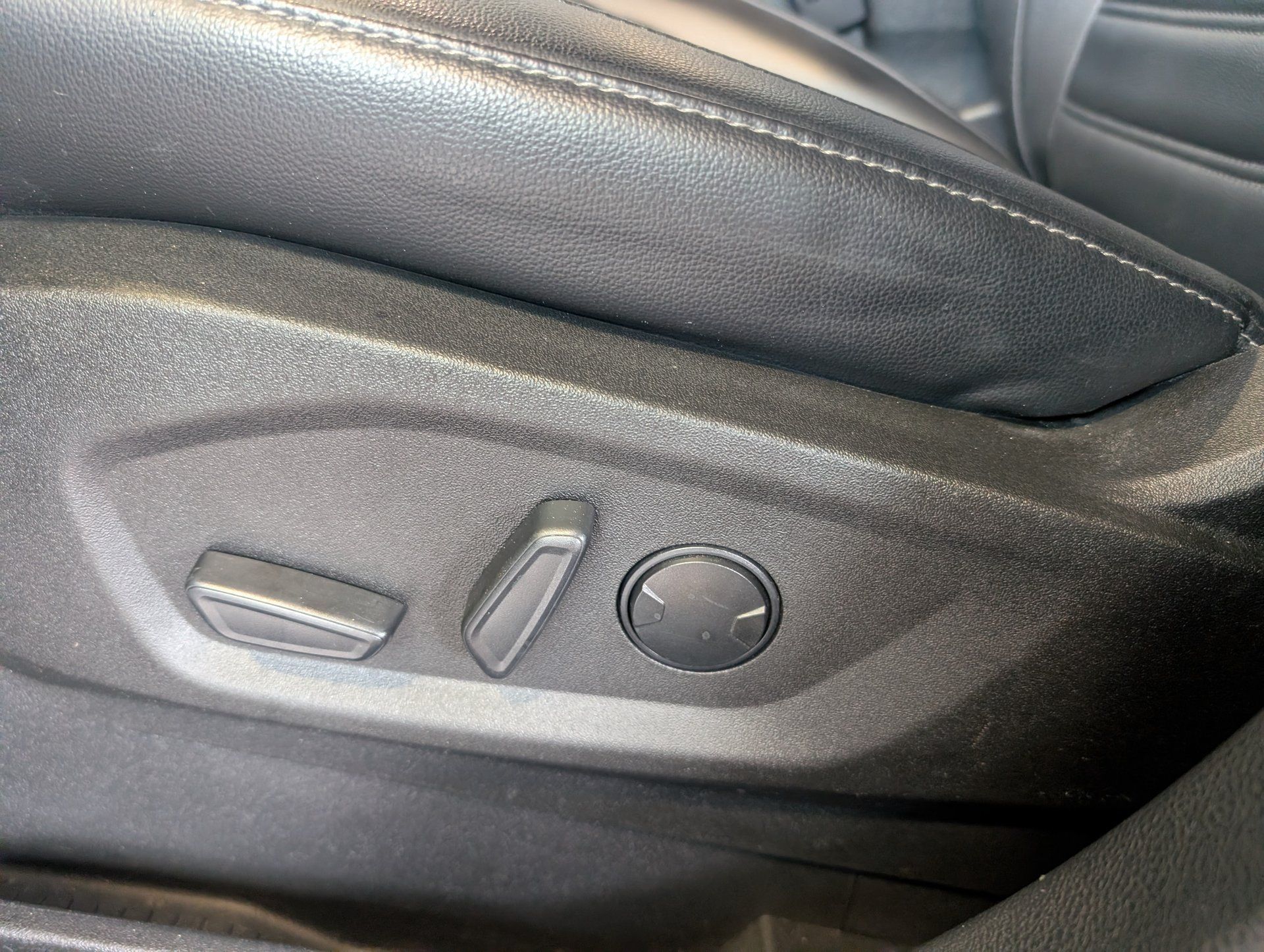 Ford Edge 2023 - Image 16