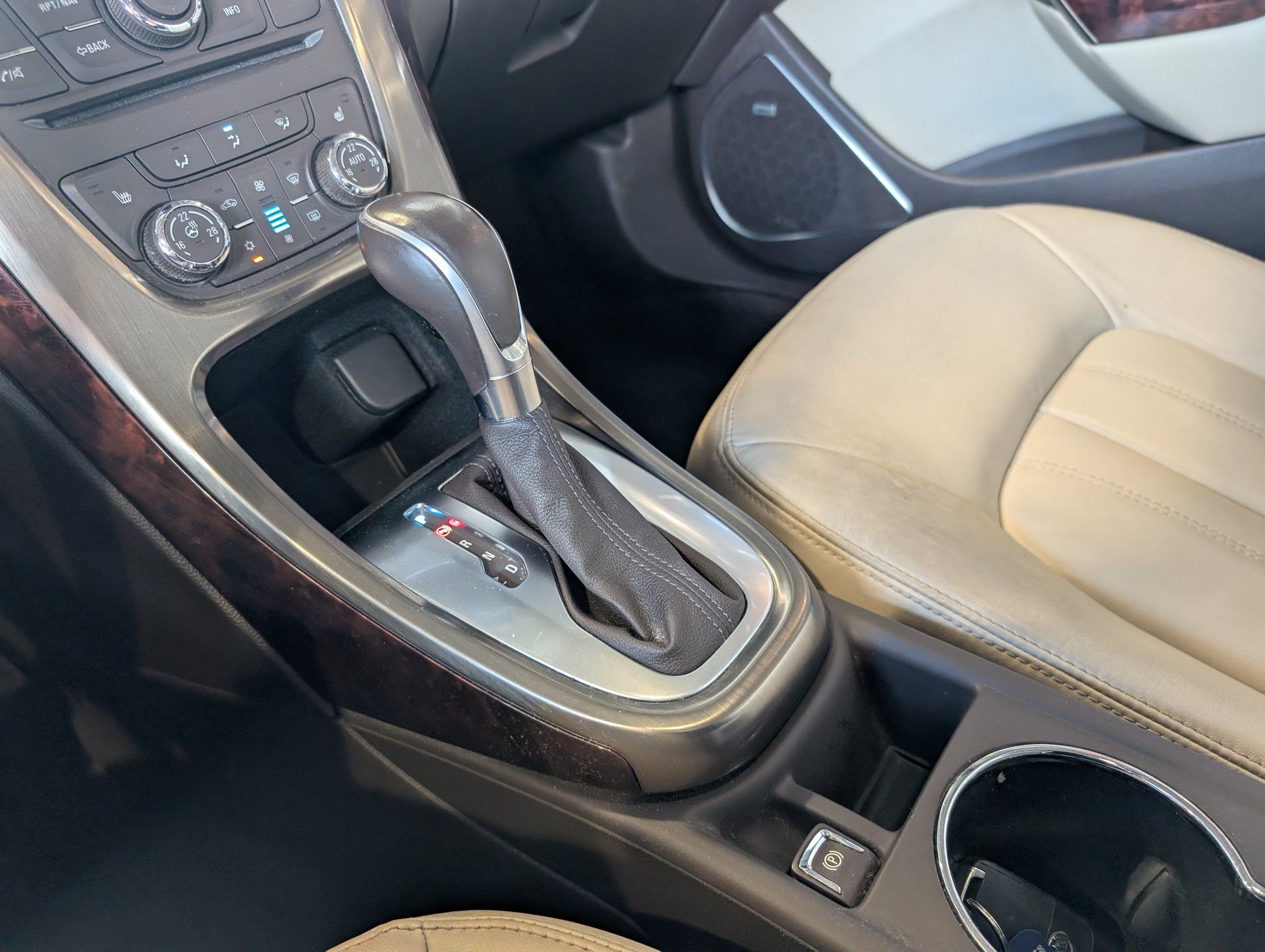 Buick Verano 2017 - Image 27