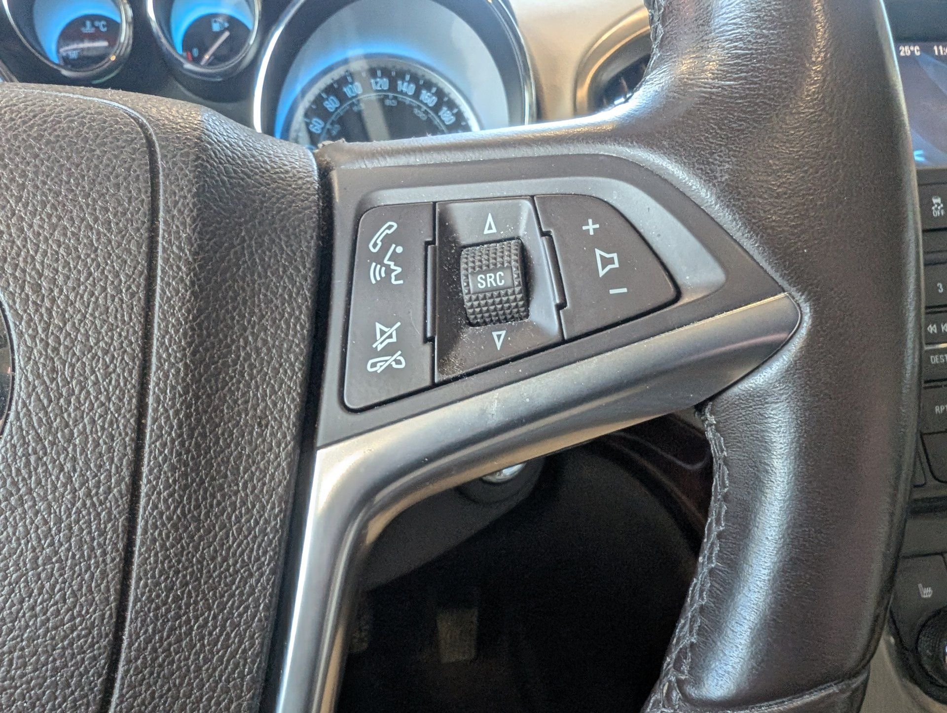 Buick Verano 2017 - Image 21