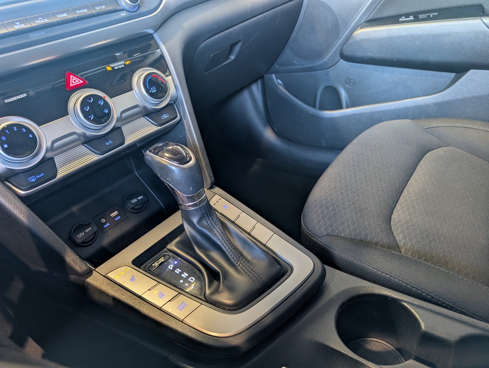 Hyundai Elantra 2019 - Image 24
