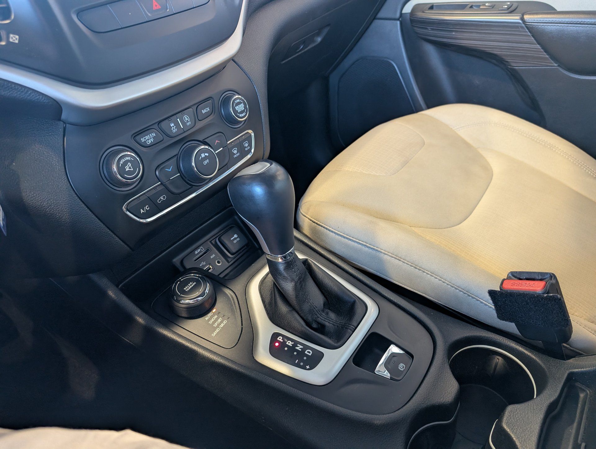 Jeep Cherokee 2015 - Image 22