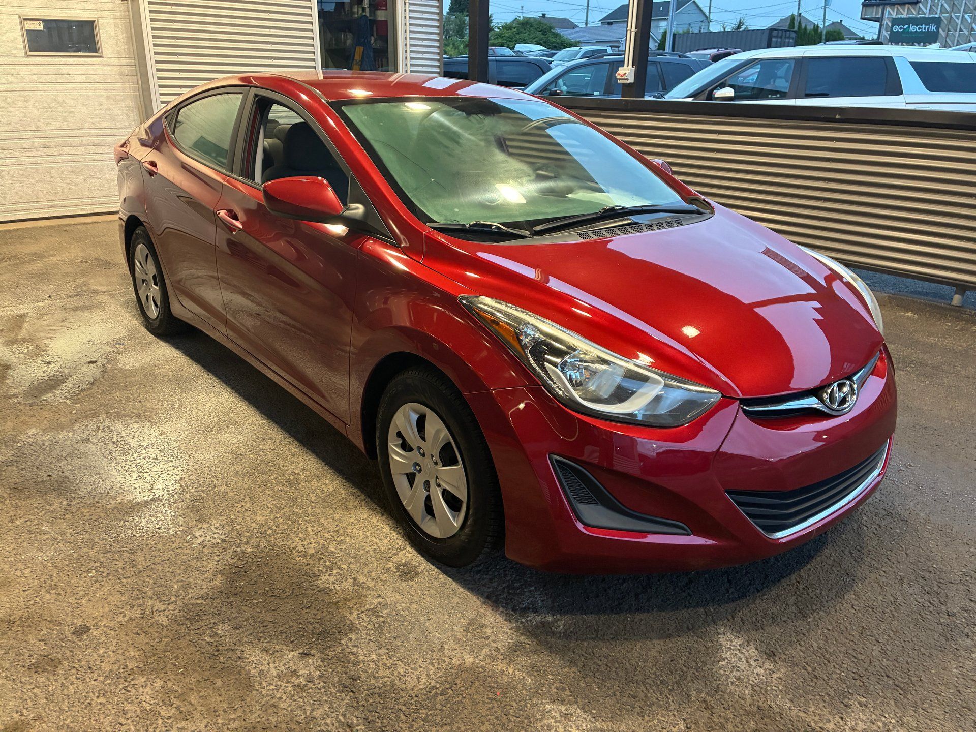 Hyundai Elantra 2016 - Image 3