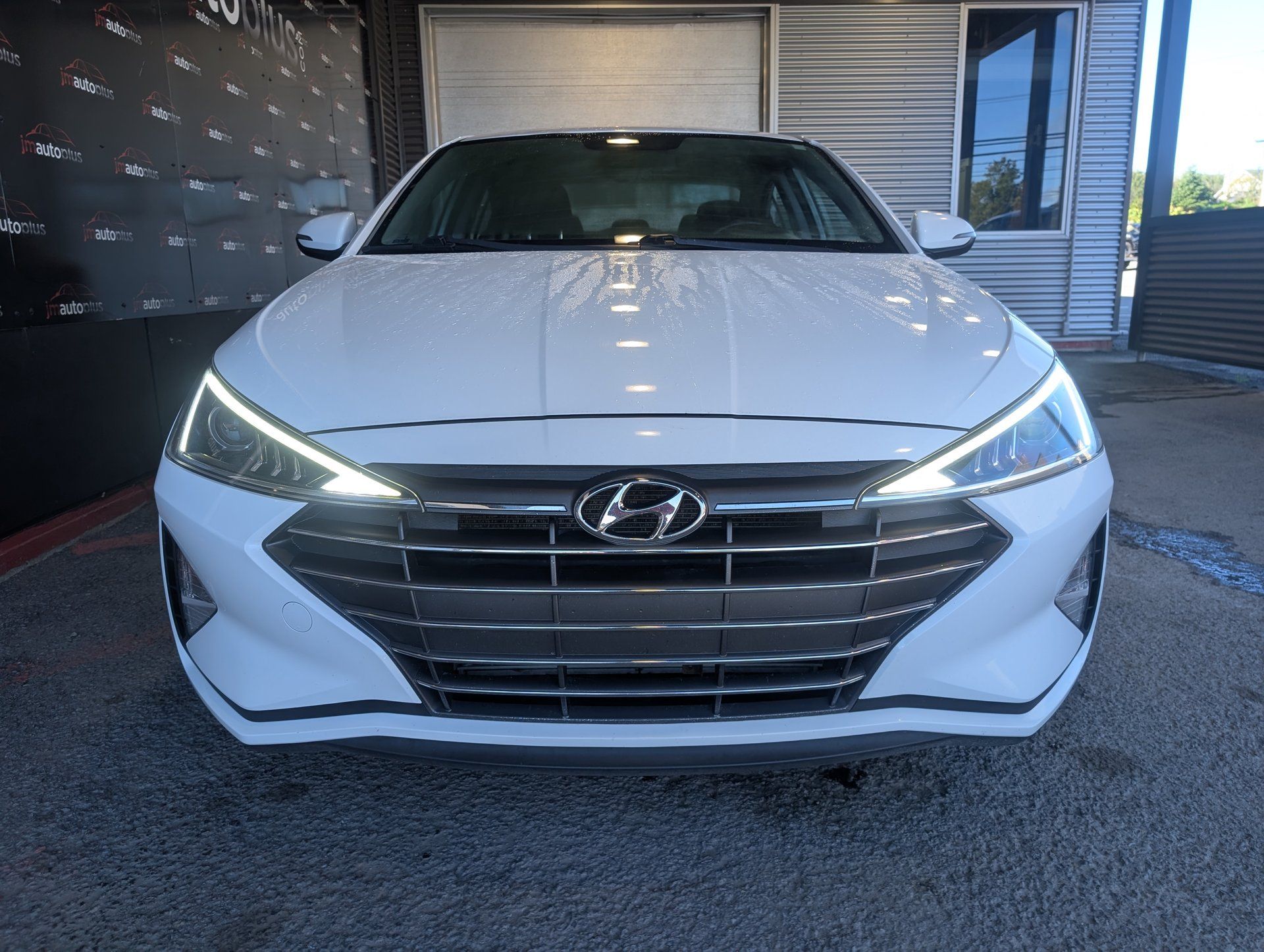 Hyundai Elantra 2020 - Image 3