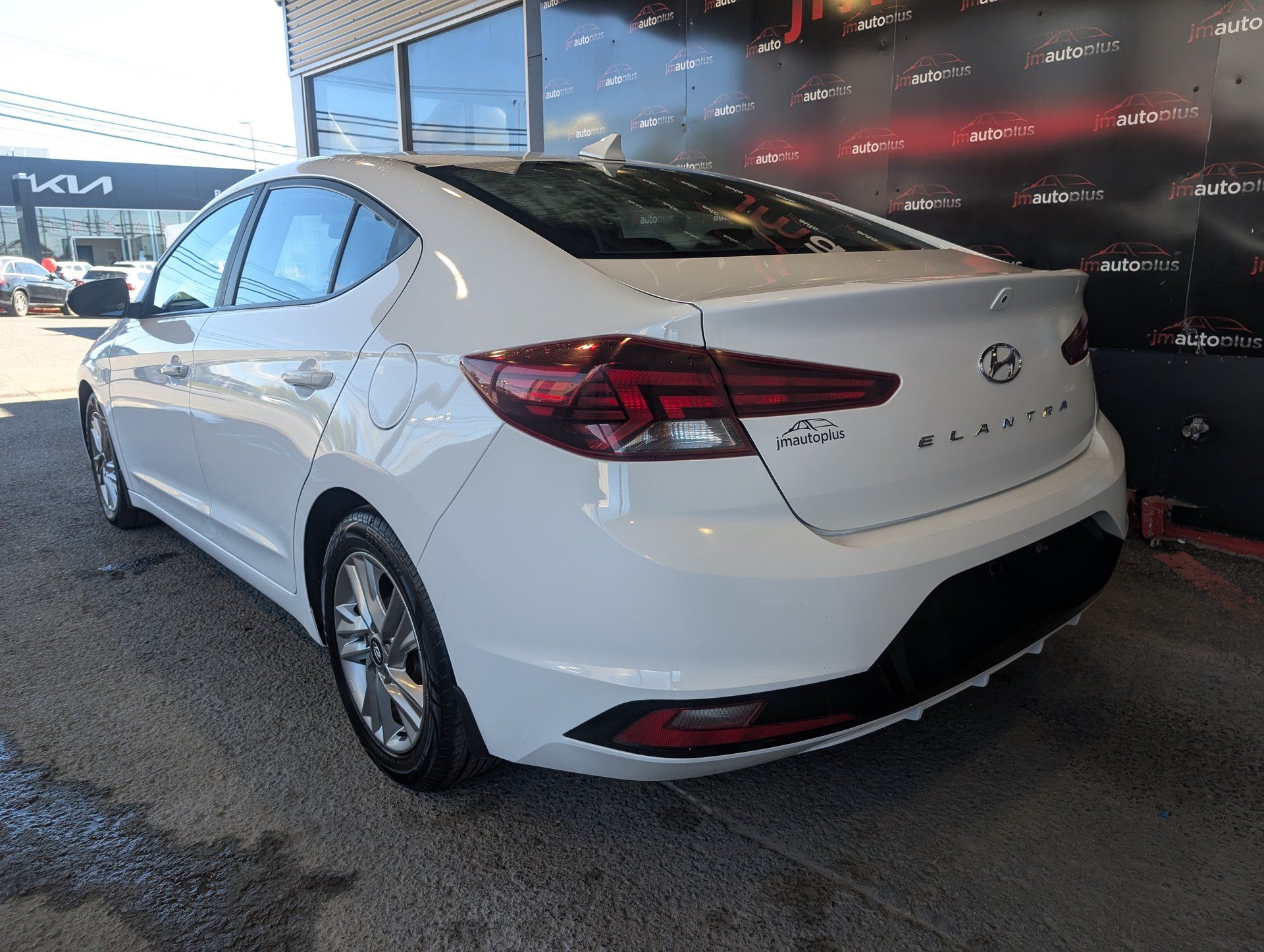 Hyundai Elantra 2020 - Image 11