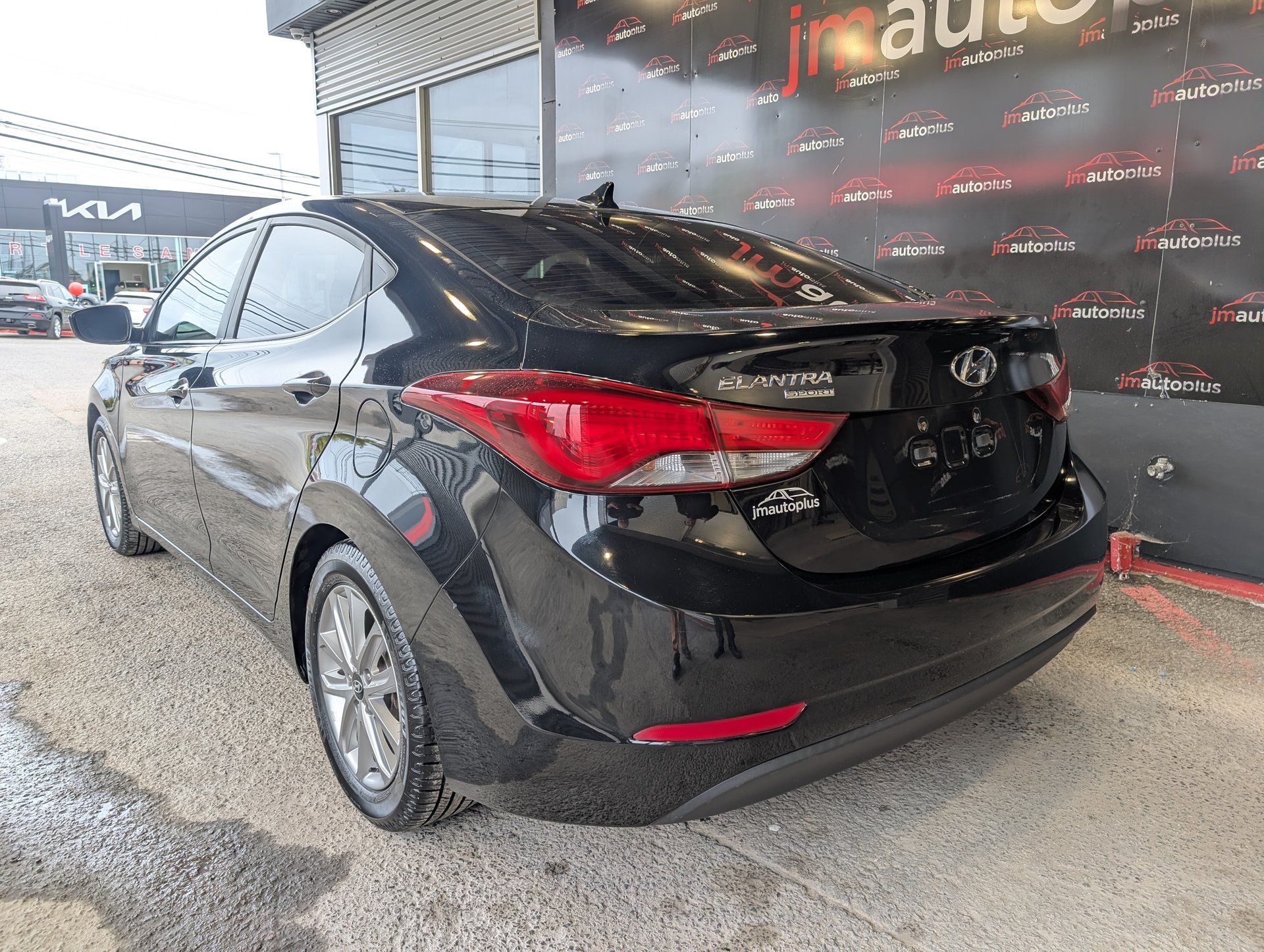 Hyundai Elantra 2015 - Image 11