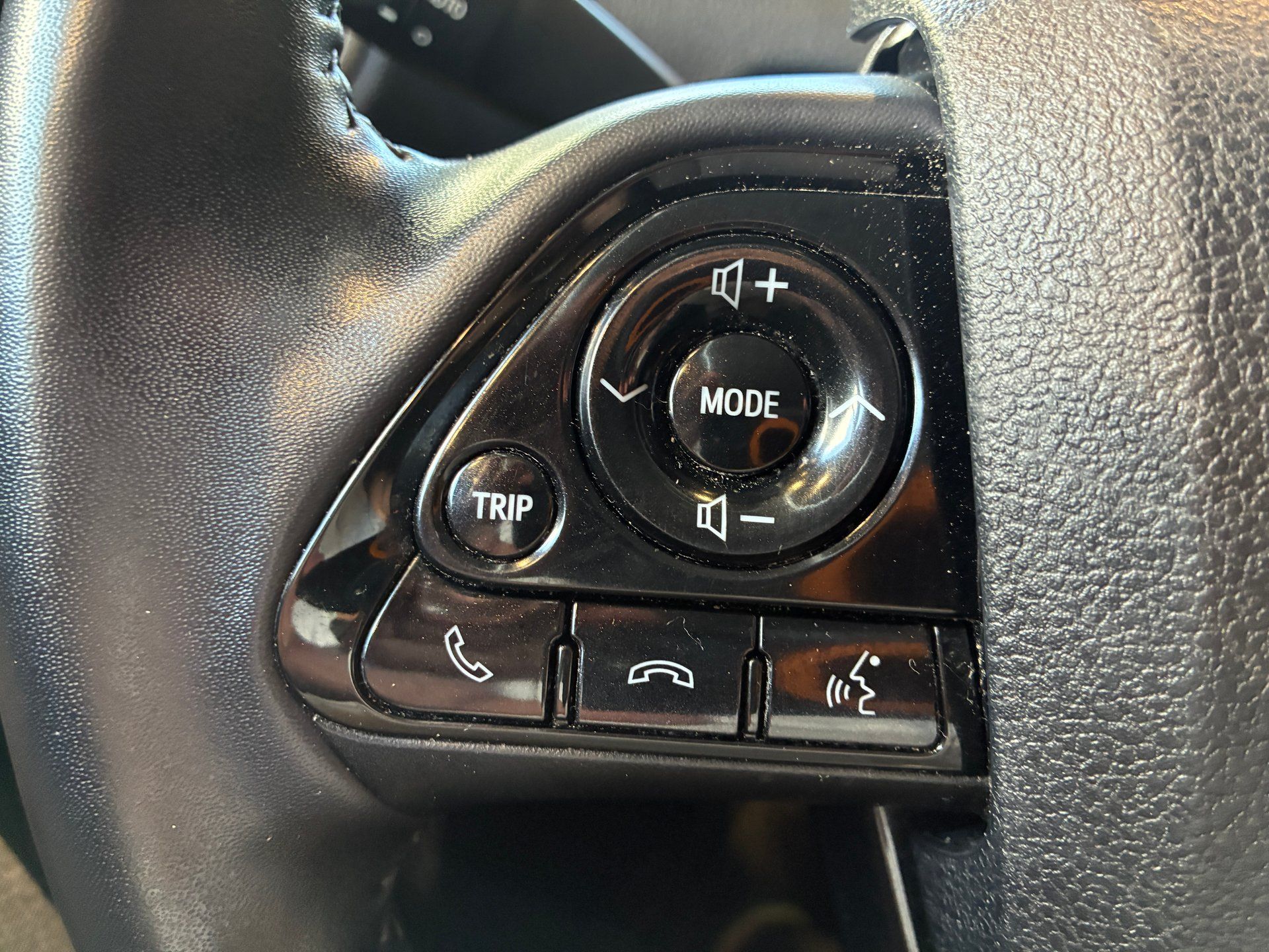 Toyota Prius Prime 2020 - Image 11