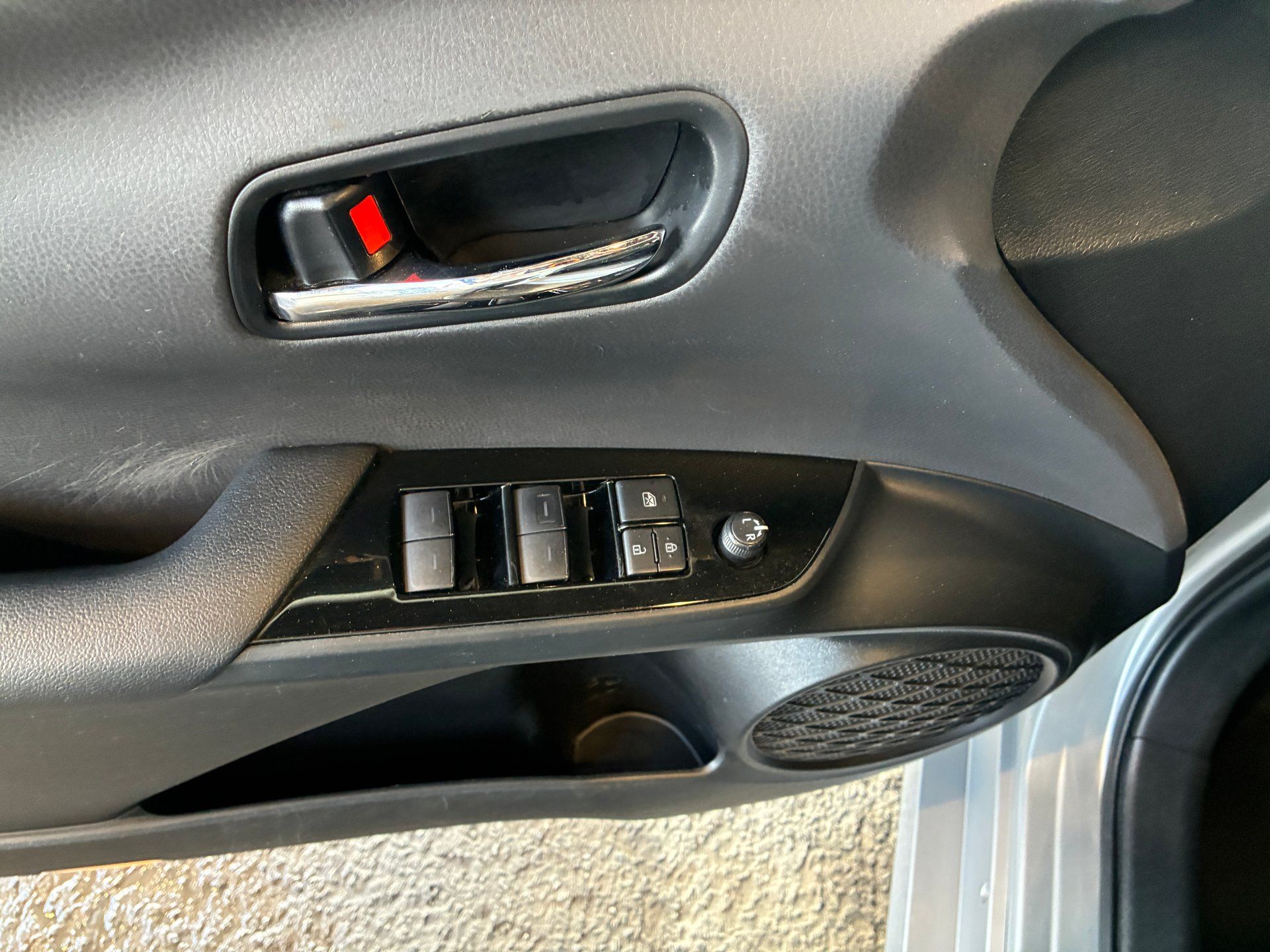 Toyota Prius Prime 2020 - Image 15
