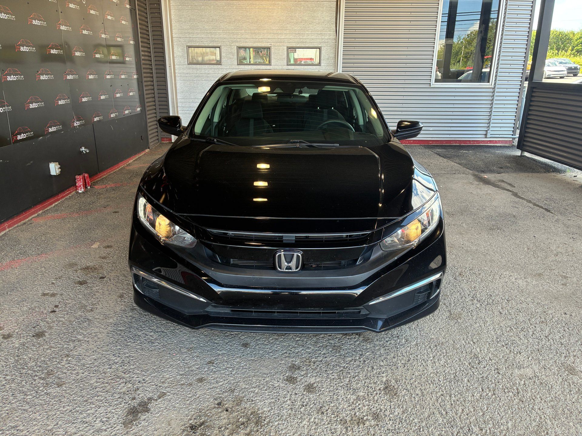 Honda Civic 2021 - Image 2