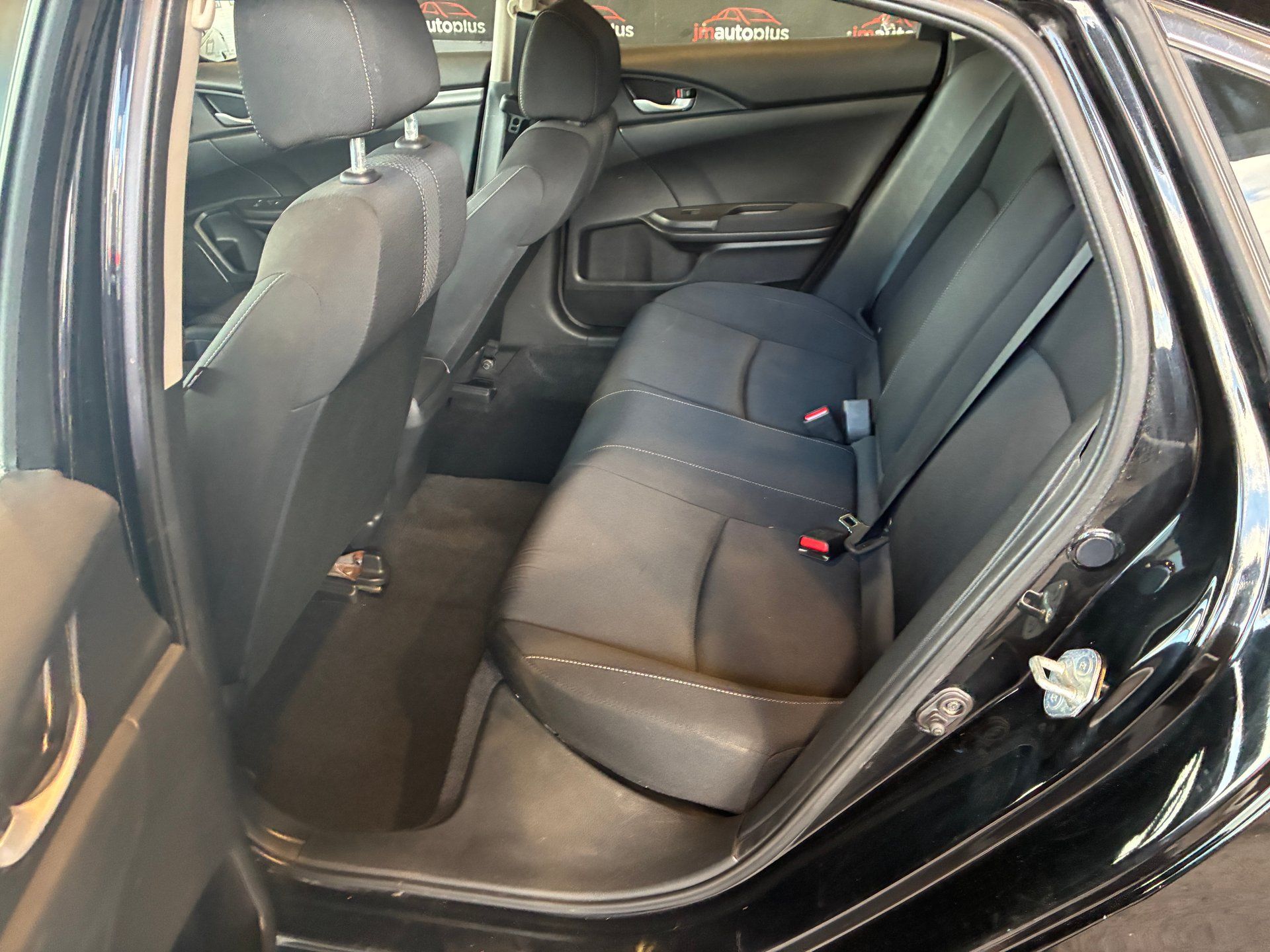 Honda Civic 2021 - Image 8