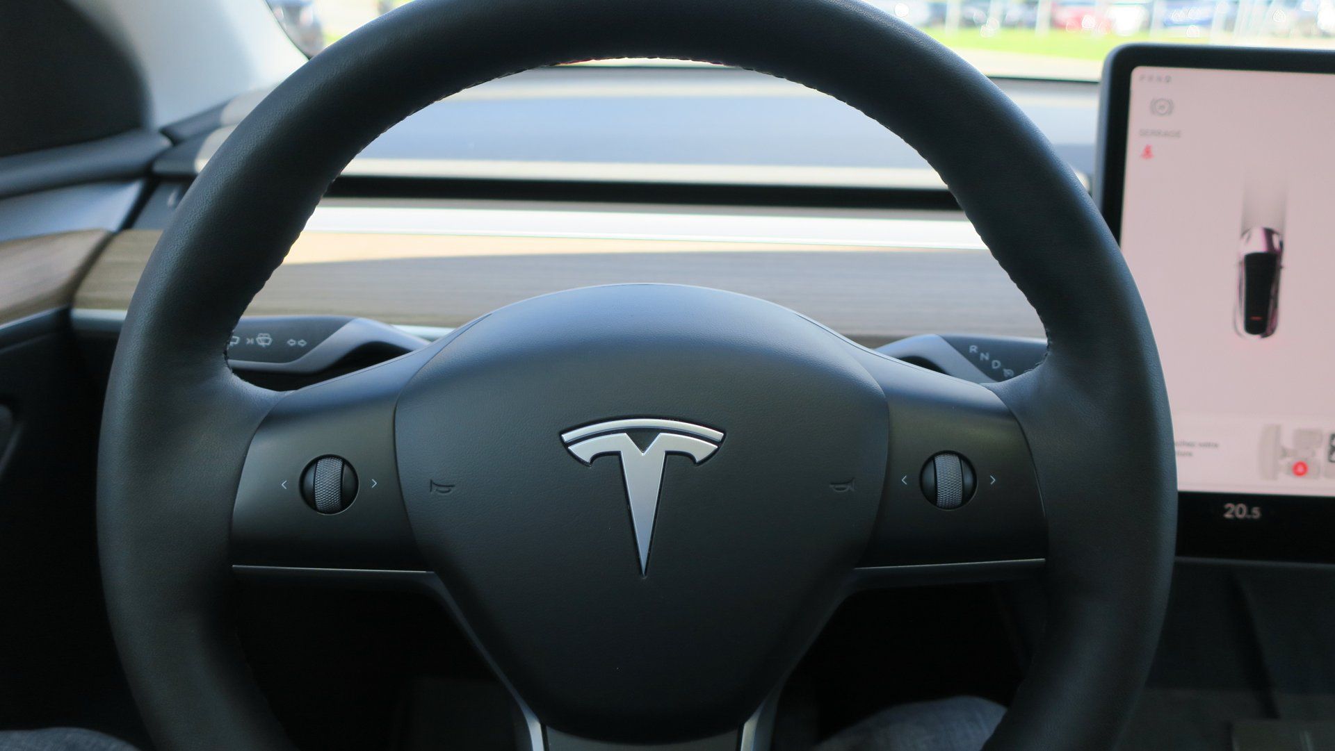 Tesla Model Y 2024 - Image 12