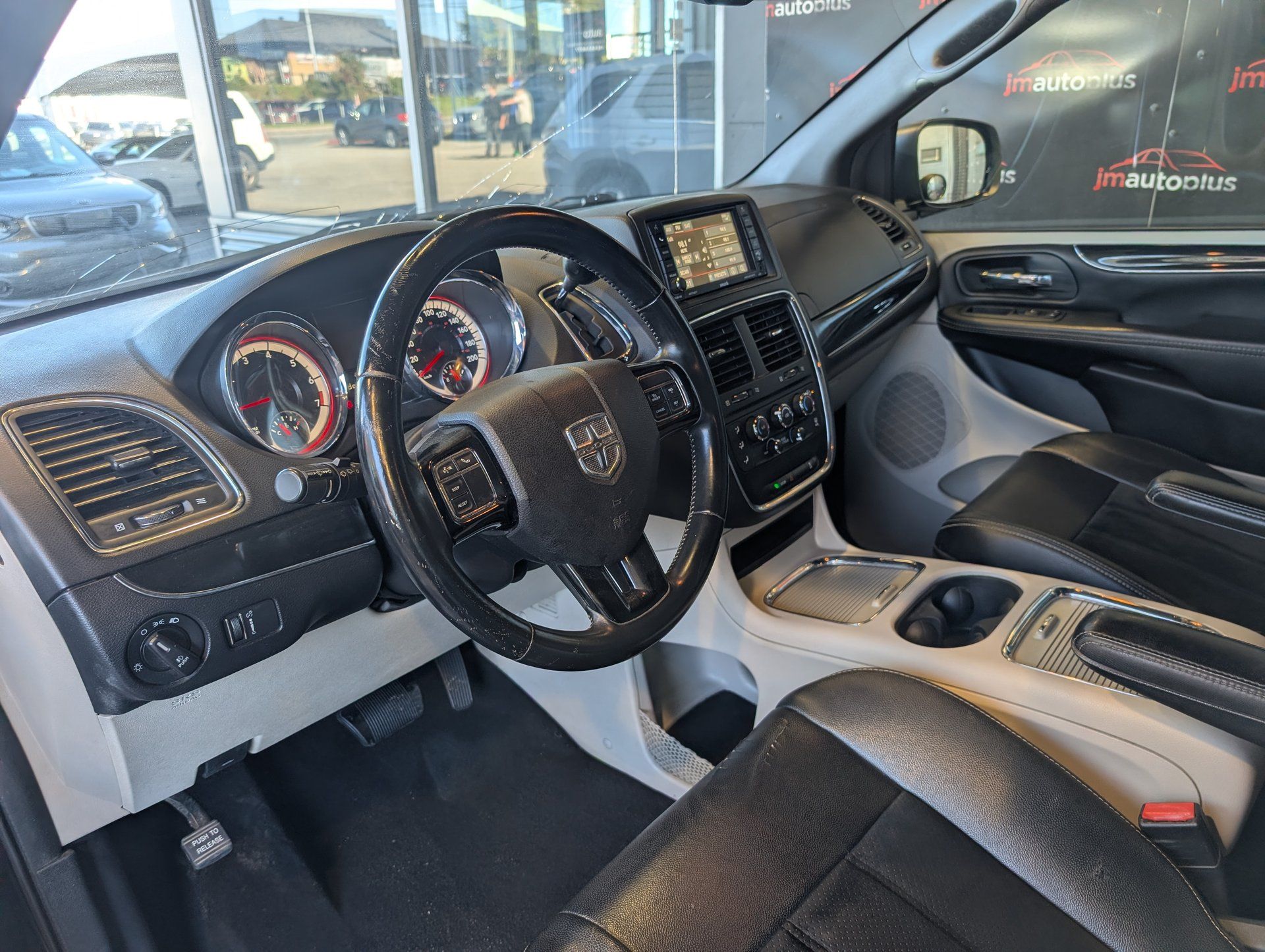 Dodge Grand Caravan 2017 - Image 12