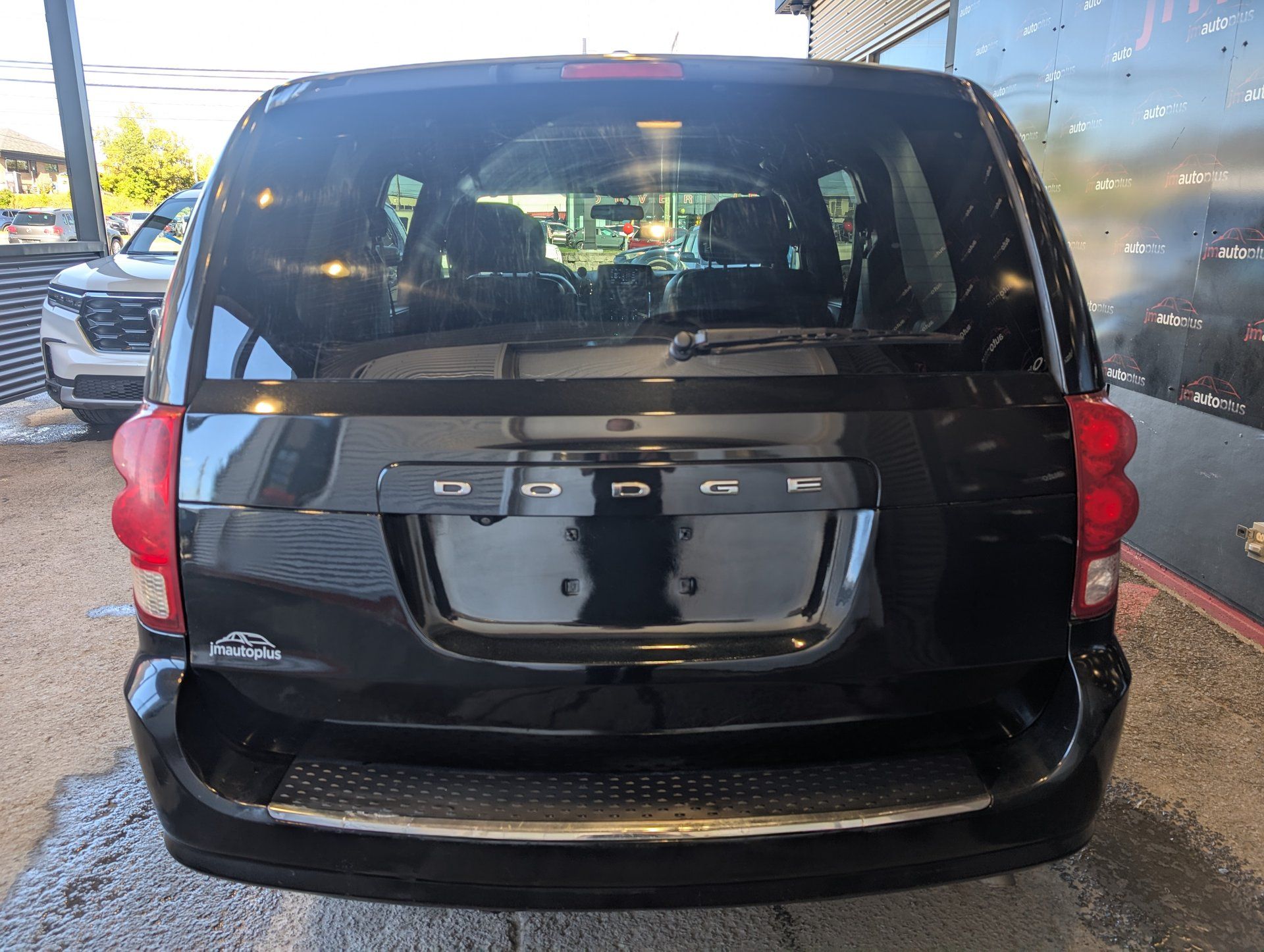 Dodge Grand Caravan 2017 - Image 9