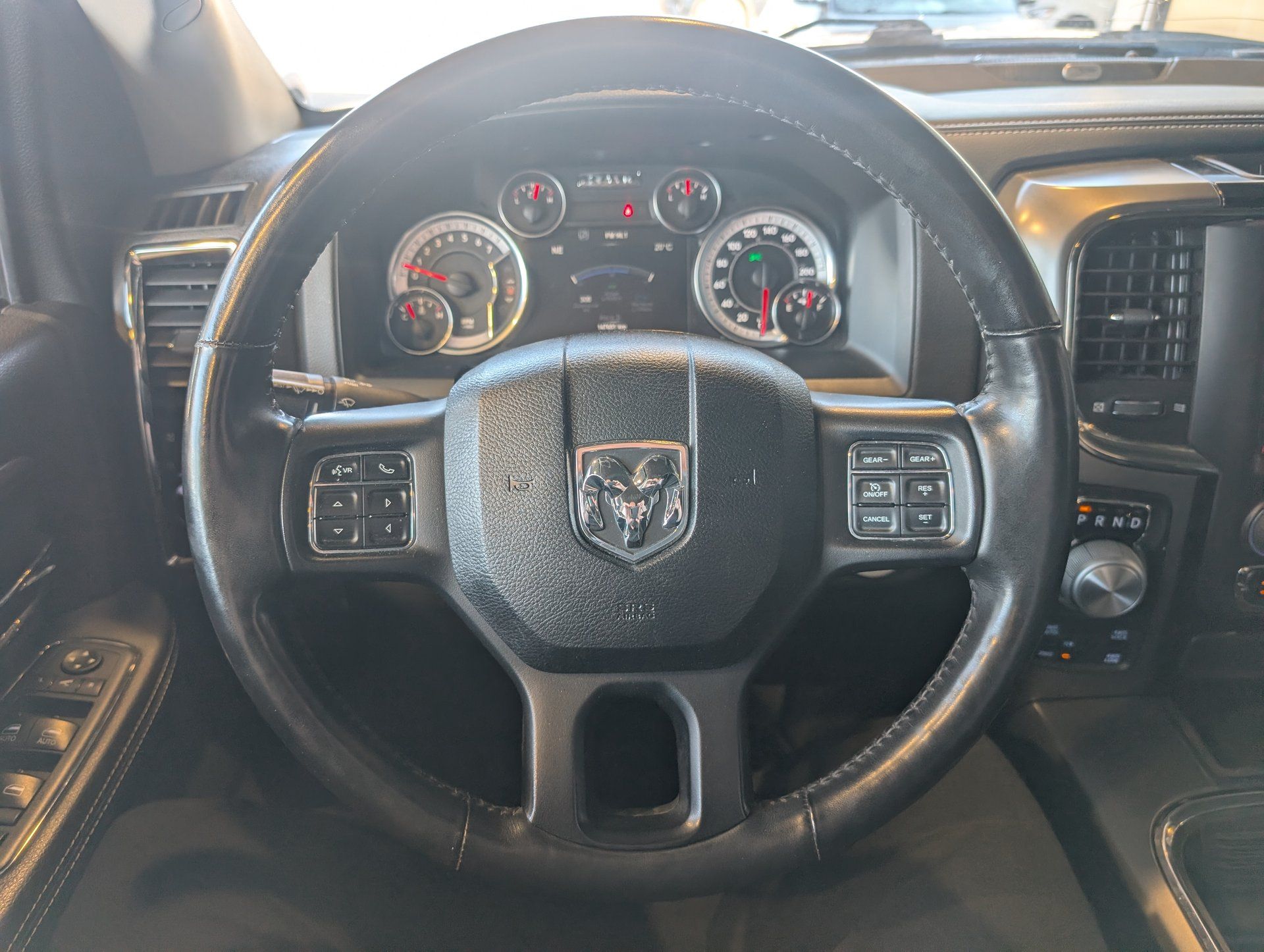 Ram 1500 2018 - Image 17