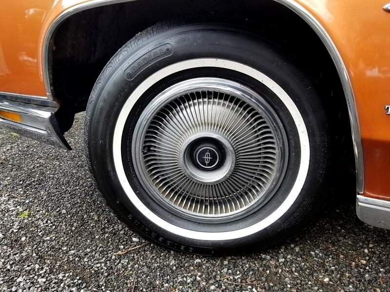 Lincoln Continental 1972 - Image 23