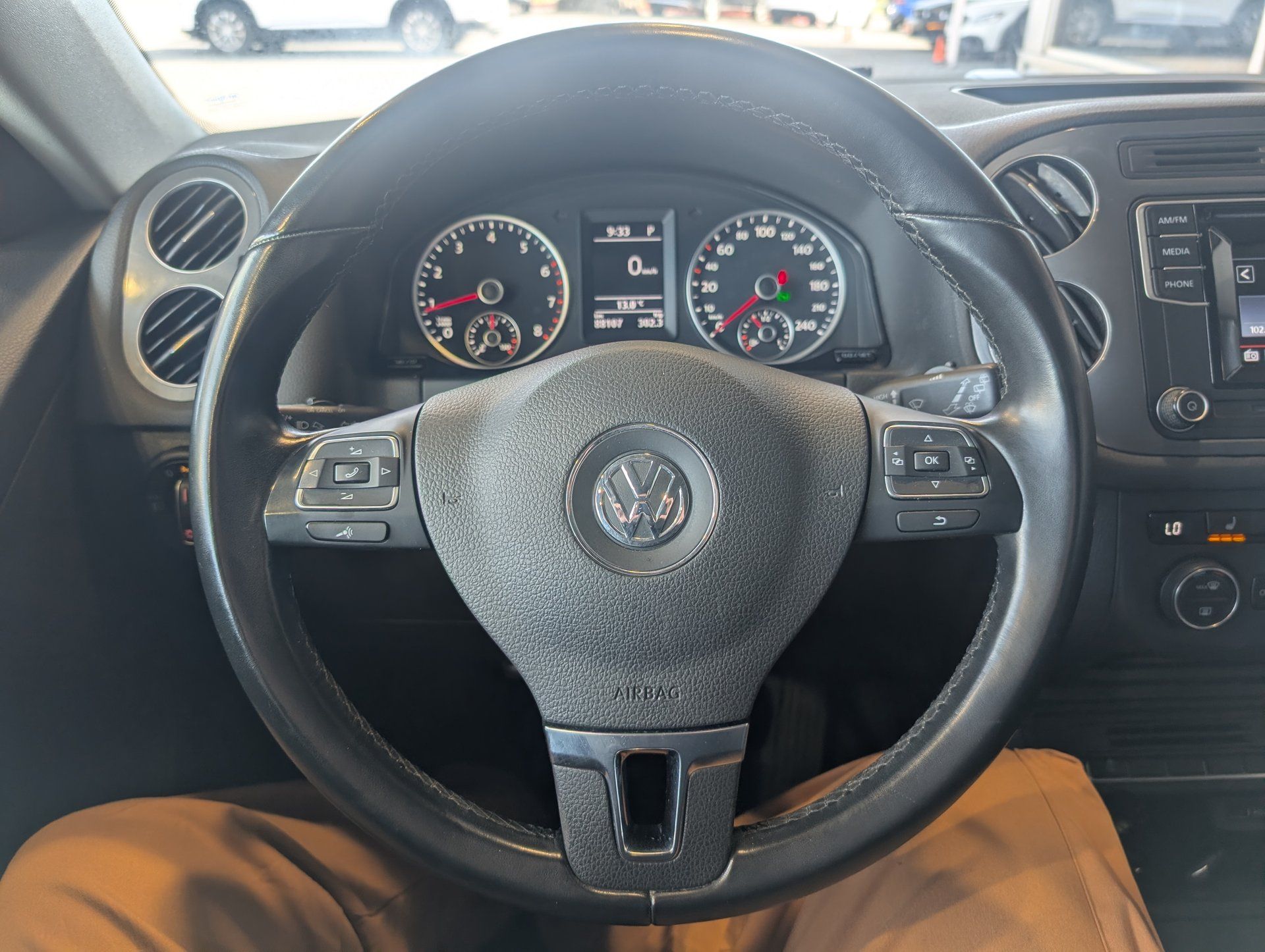 Volkswagen Tiguan 2016 - Image 16