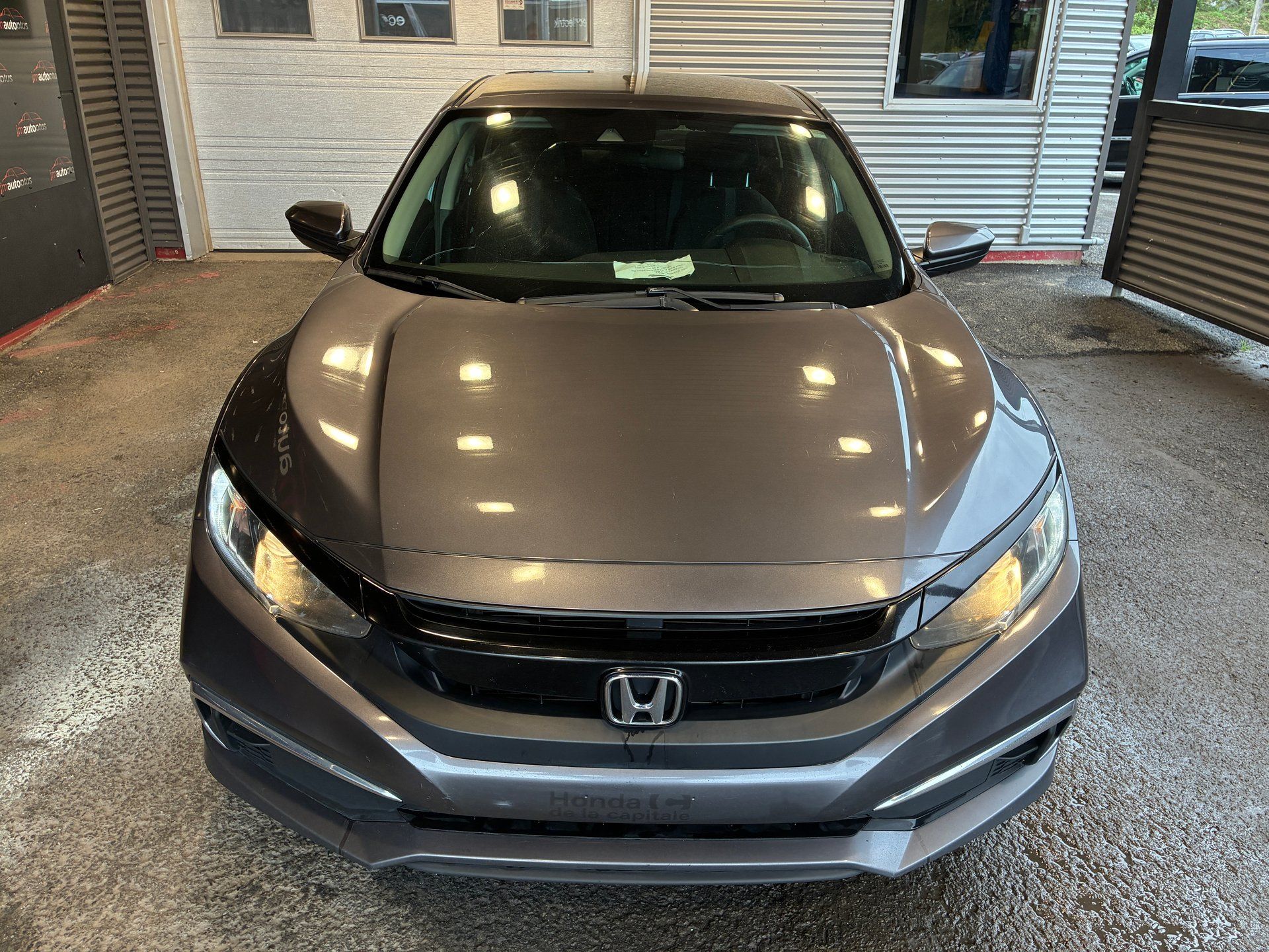 Honda Civic 2020 - Image 2