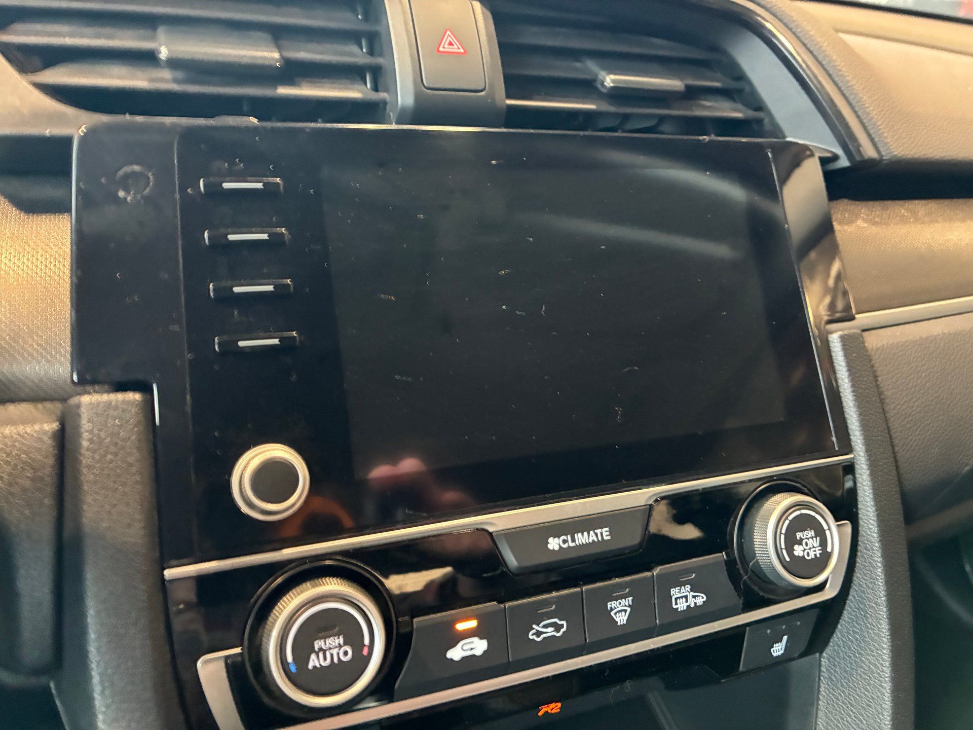 Honda Civic 2020 - Image 12