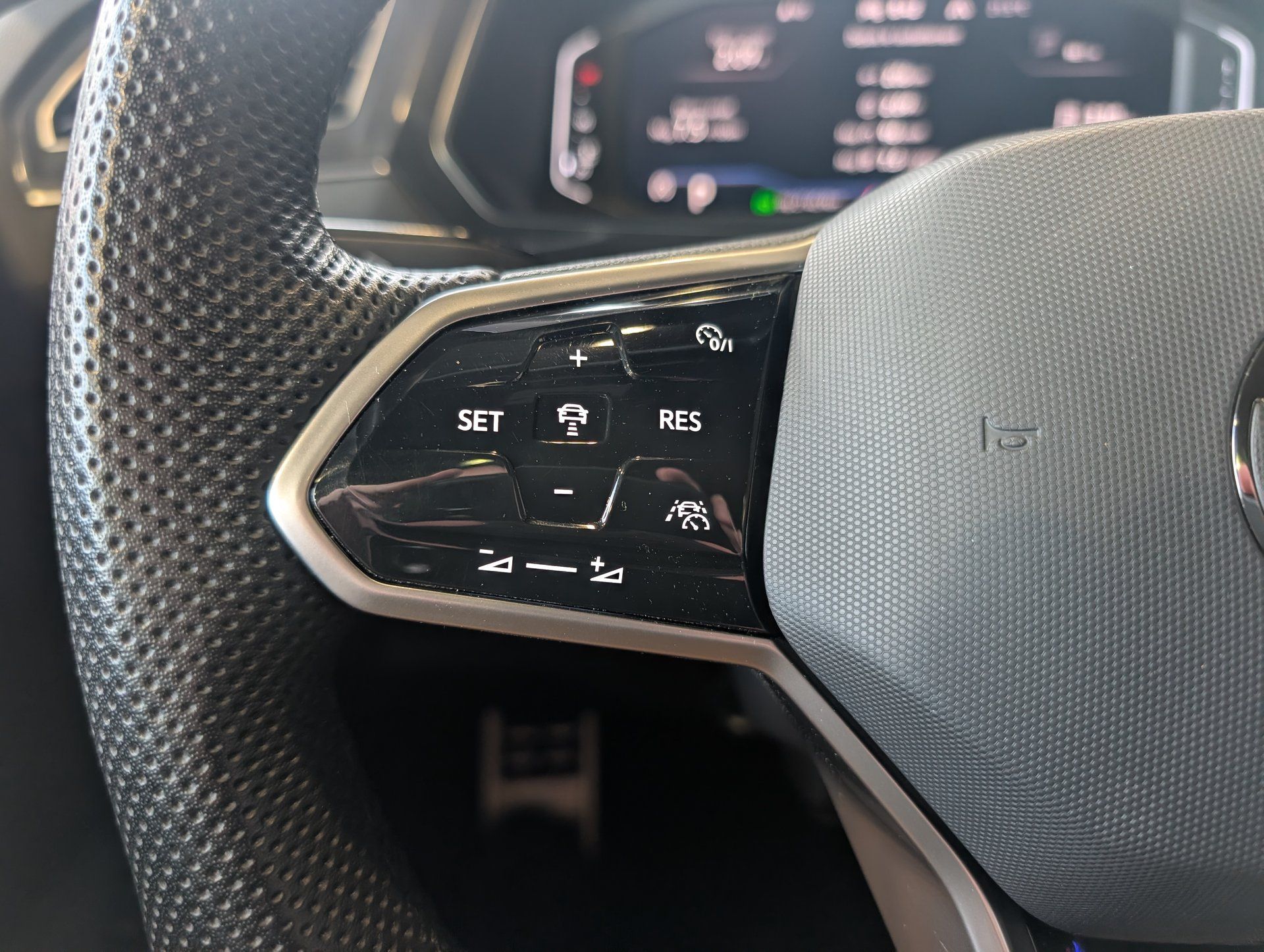 Volkswagen Tiguan 2022 - Image 19