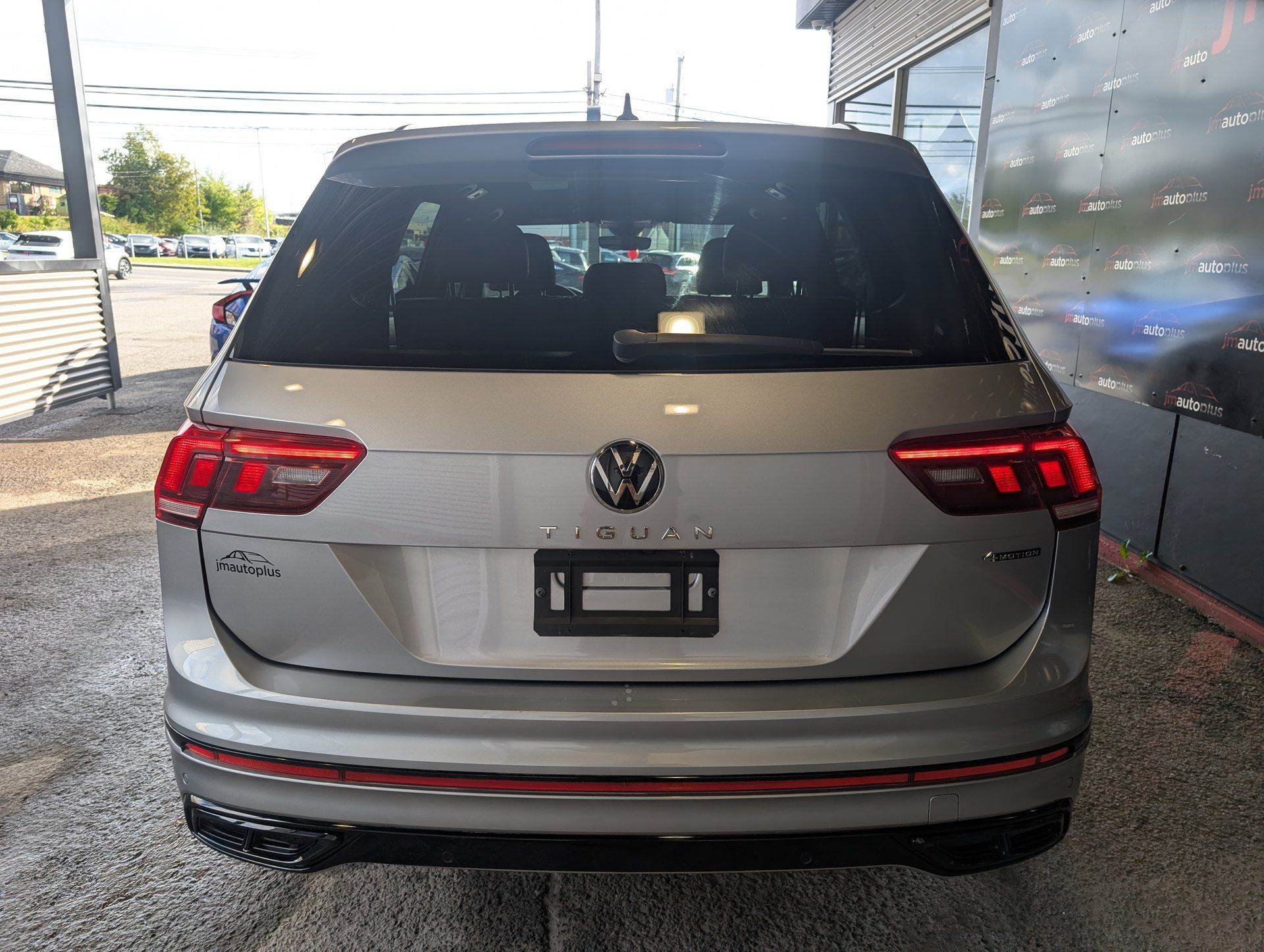 Volkswagen Tiguan 2022 - Image 9