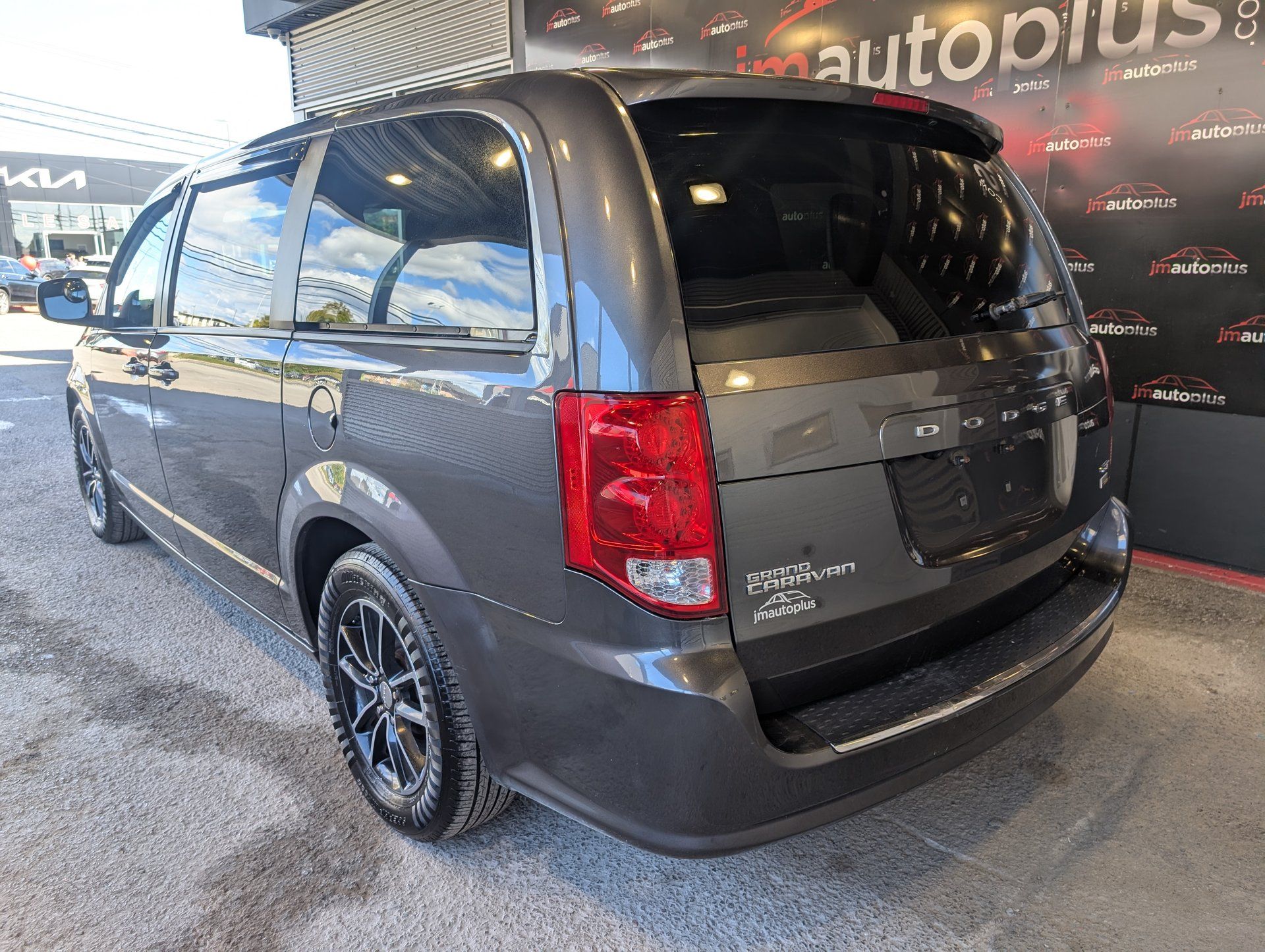 Dodge Grand Caravan 2018 - Image 11