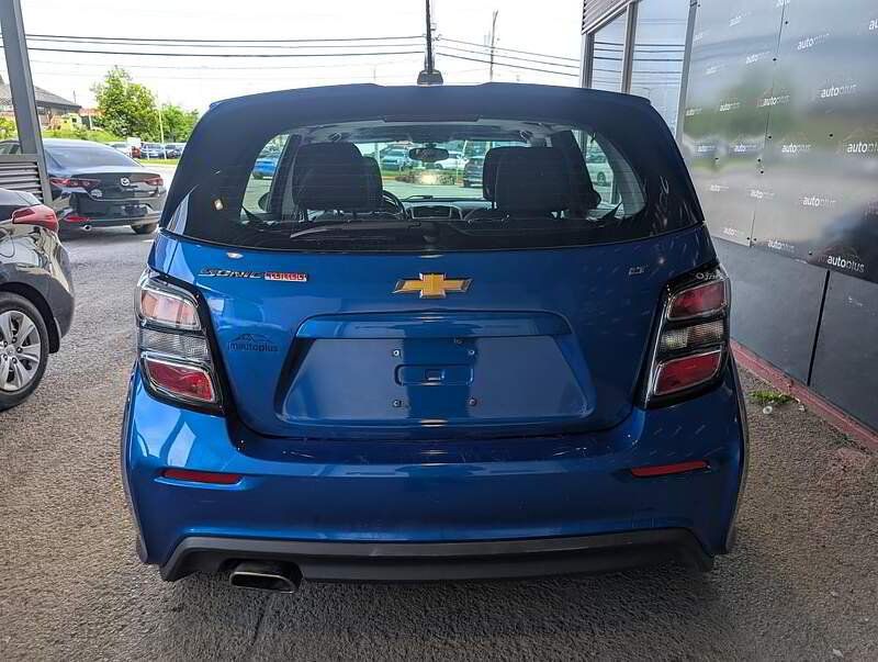 Chevrolet Sonic 2017 - Image 9
