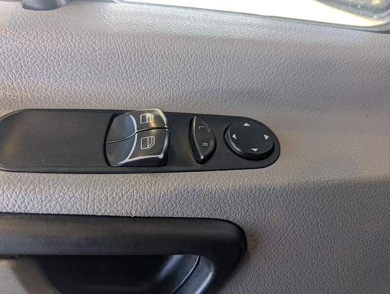 Mercedes-Benz Sprinter 2015 - Image 16