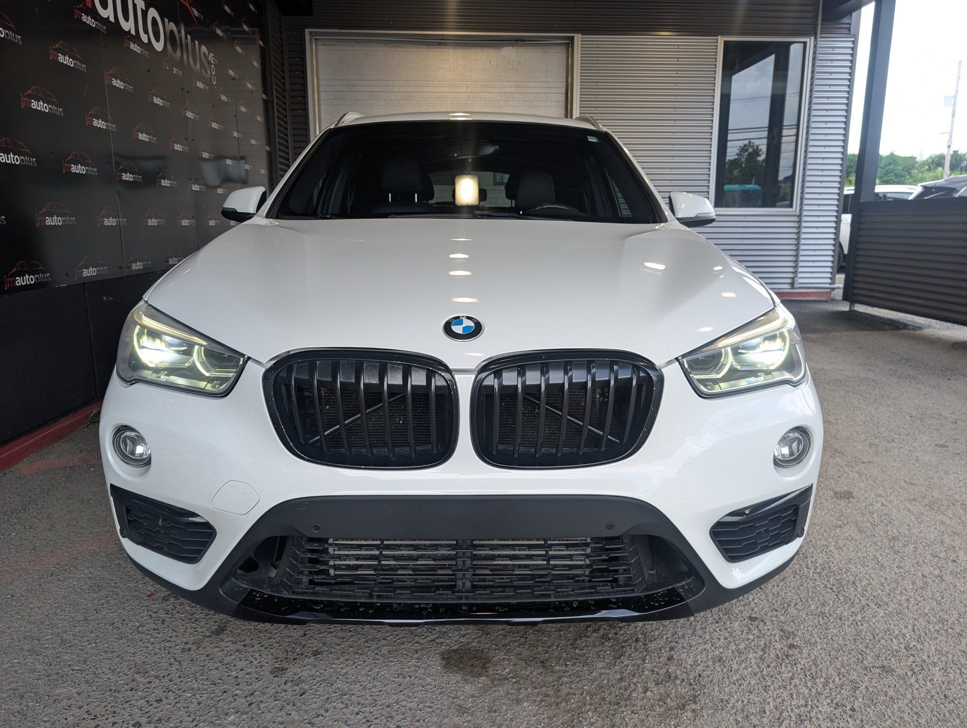BMW X1 2016 - Thumbnail 3