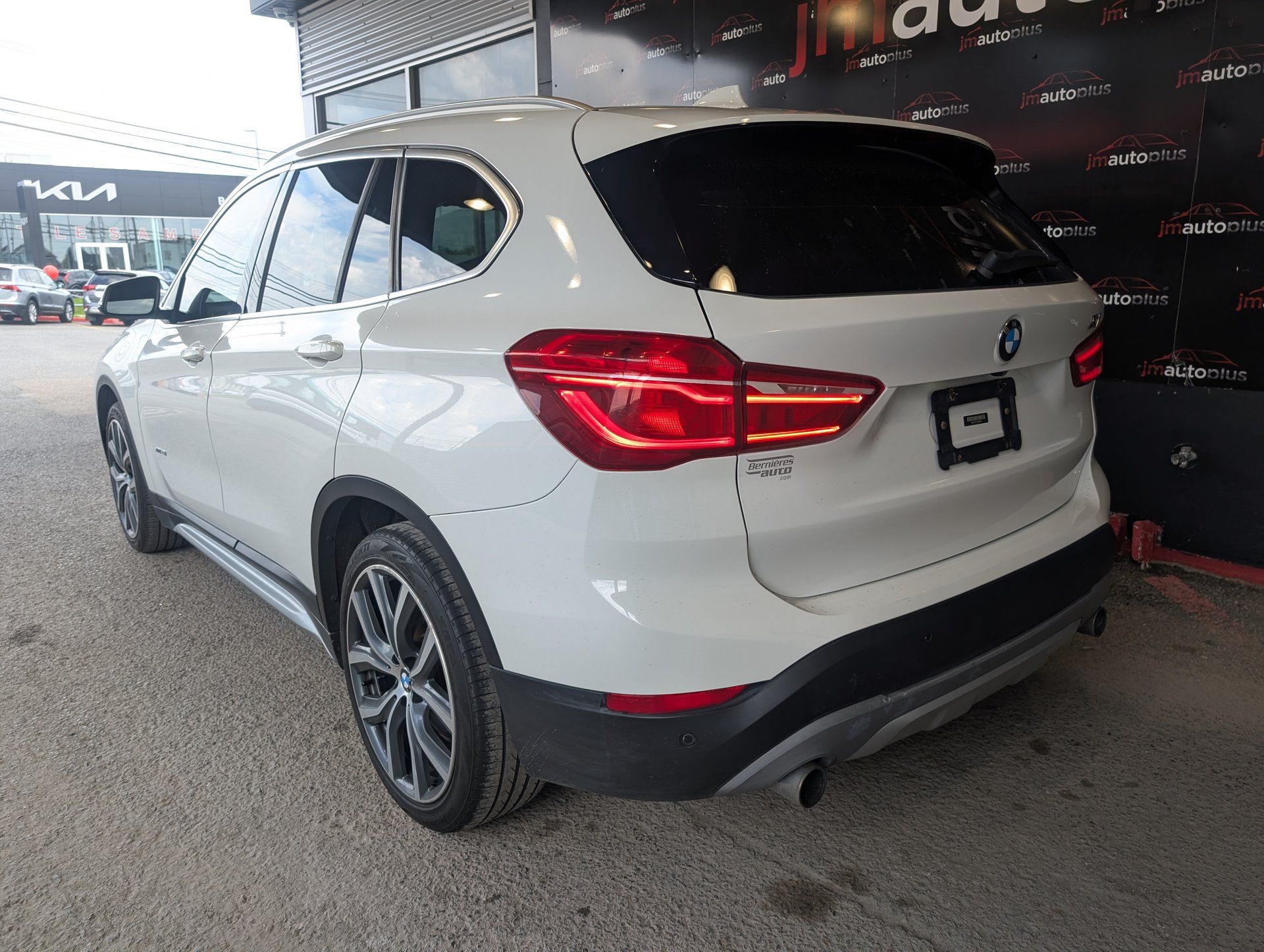 BMW X1 2016 - Thumbnail 11