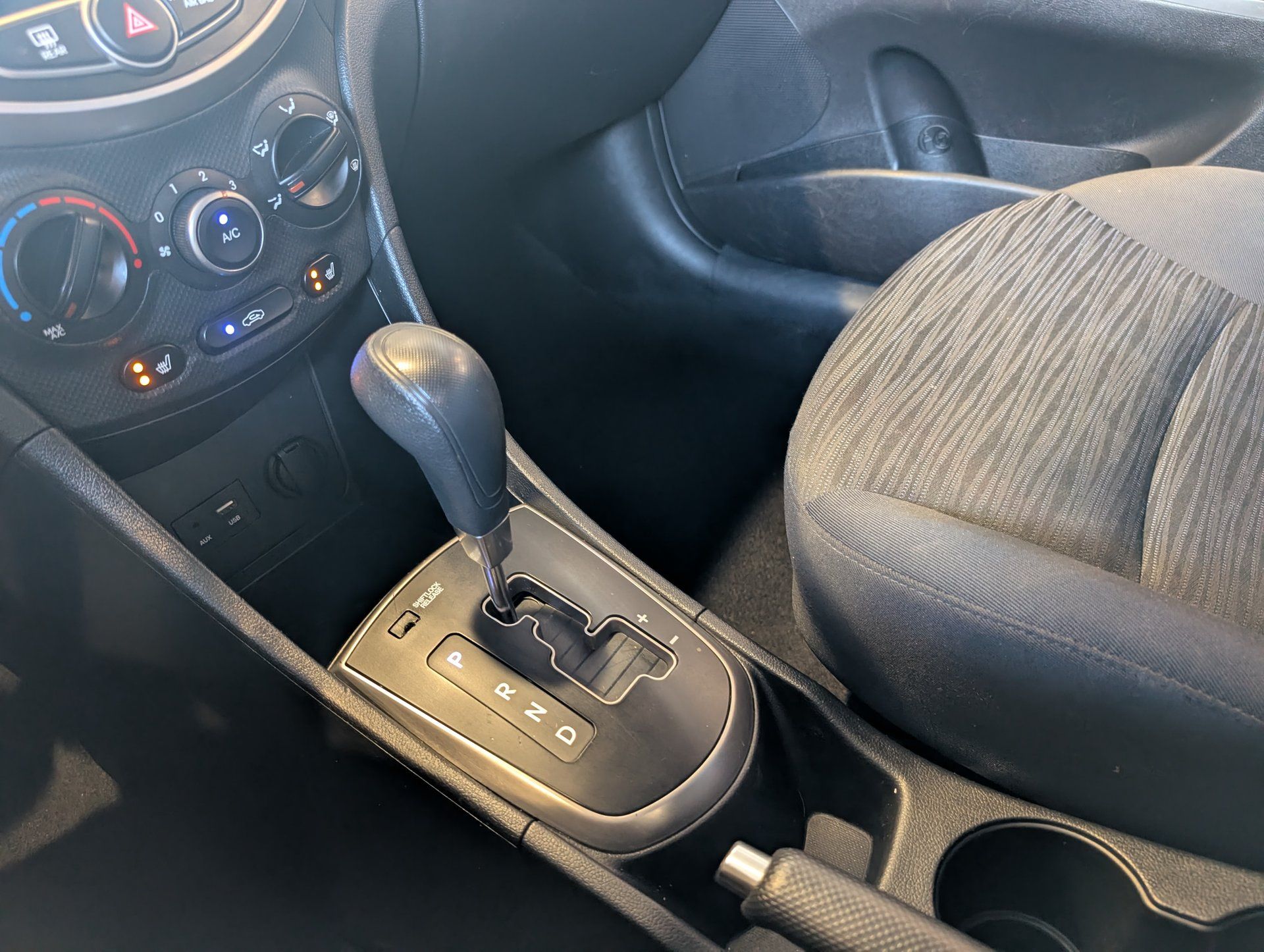 Hyundai Accent 2016 - Thumbnail 22