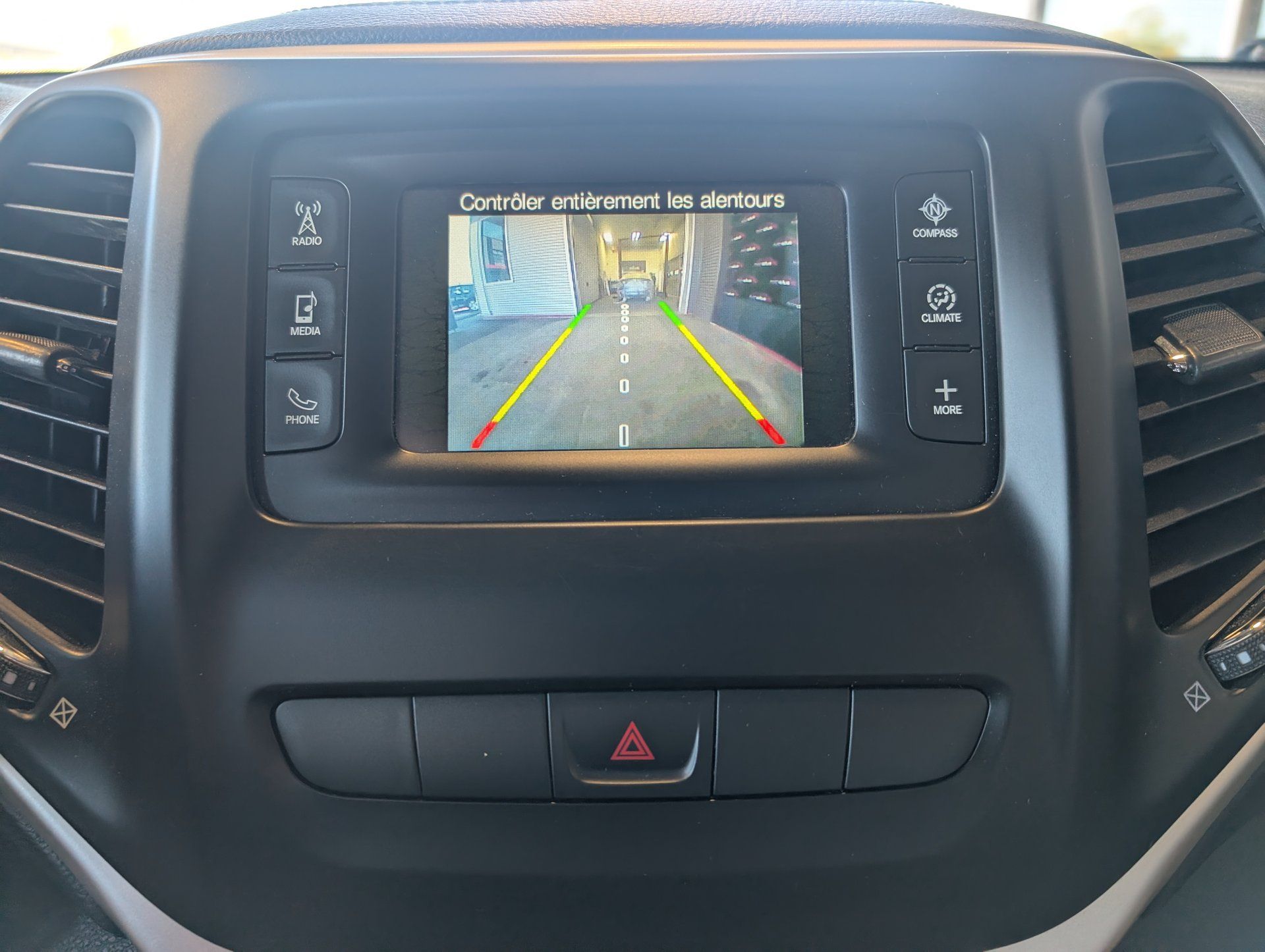 Jeep Cherokee 2015 - Thumbnail 20