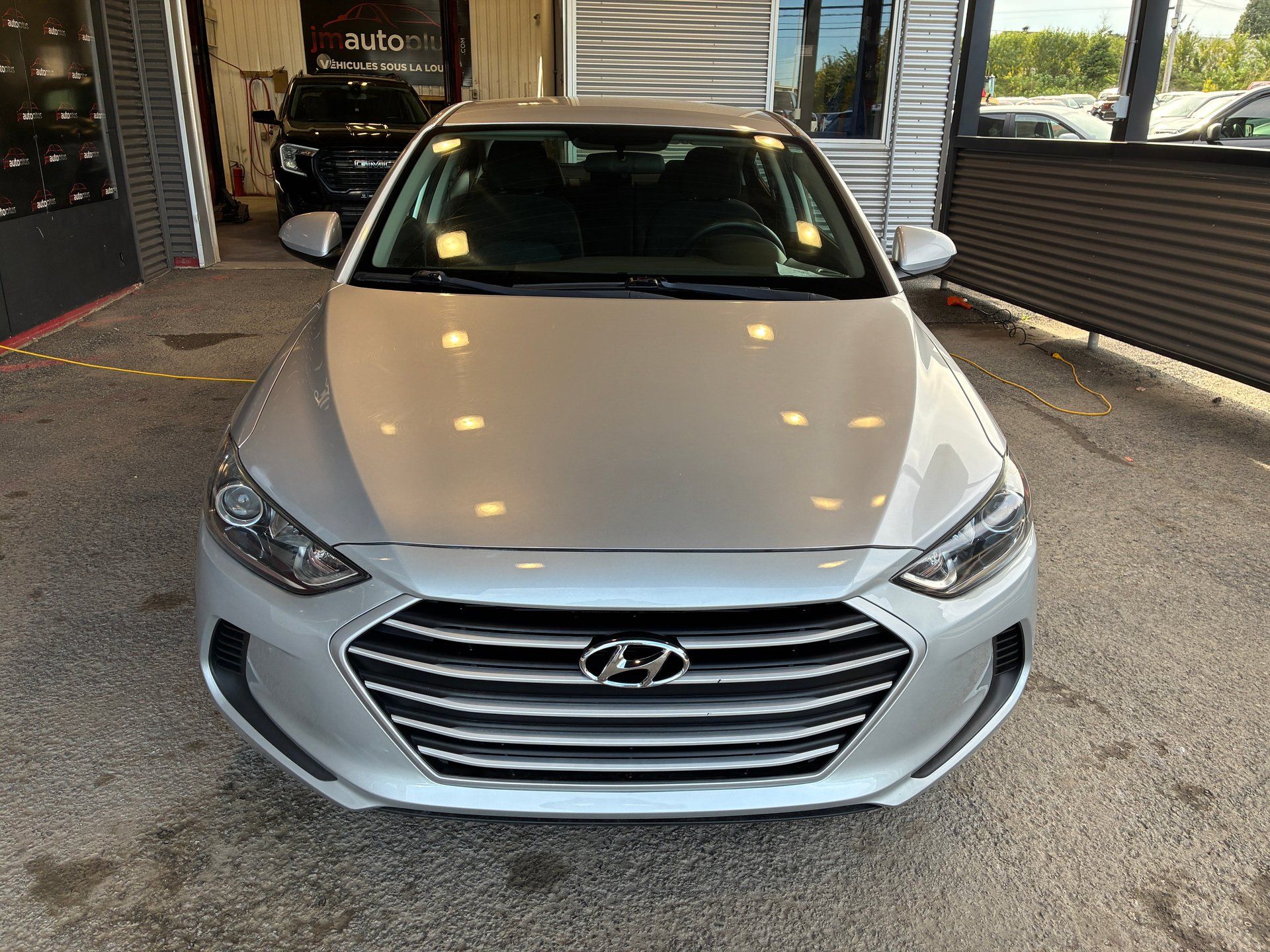 Hyundai Elantra 2018 - Thumbnail 2