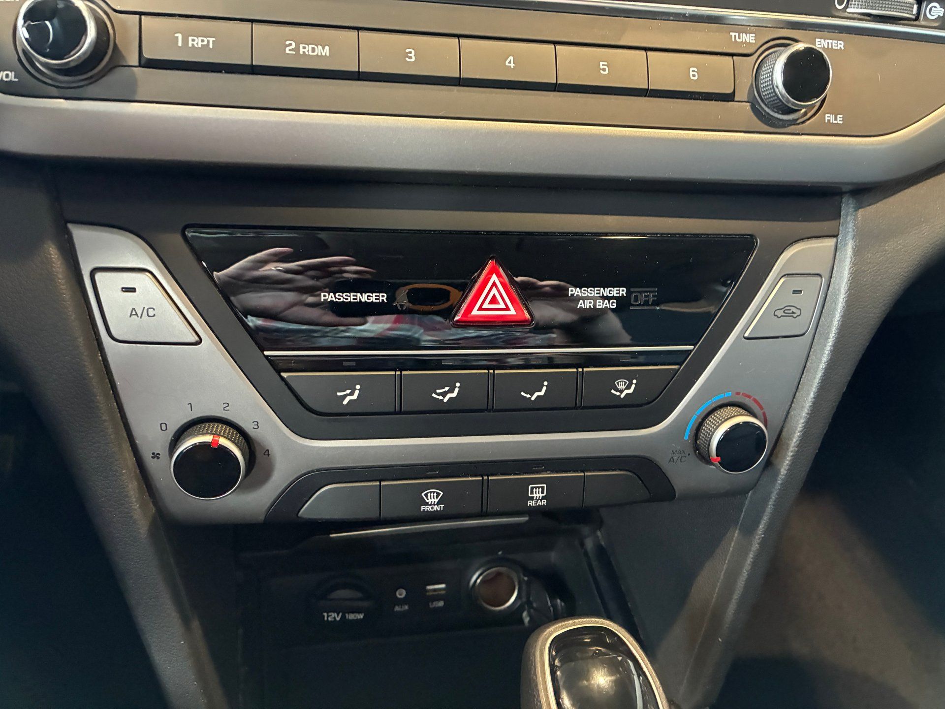 Hyundai Elantra 2018 - Thumbnail 9