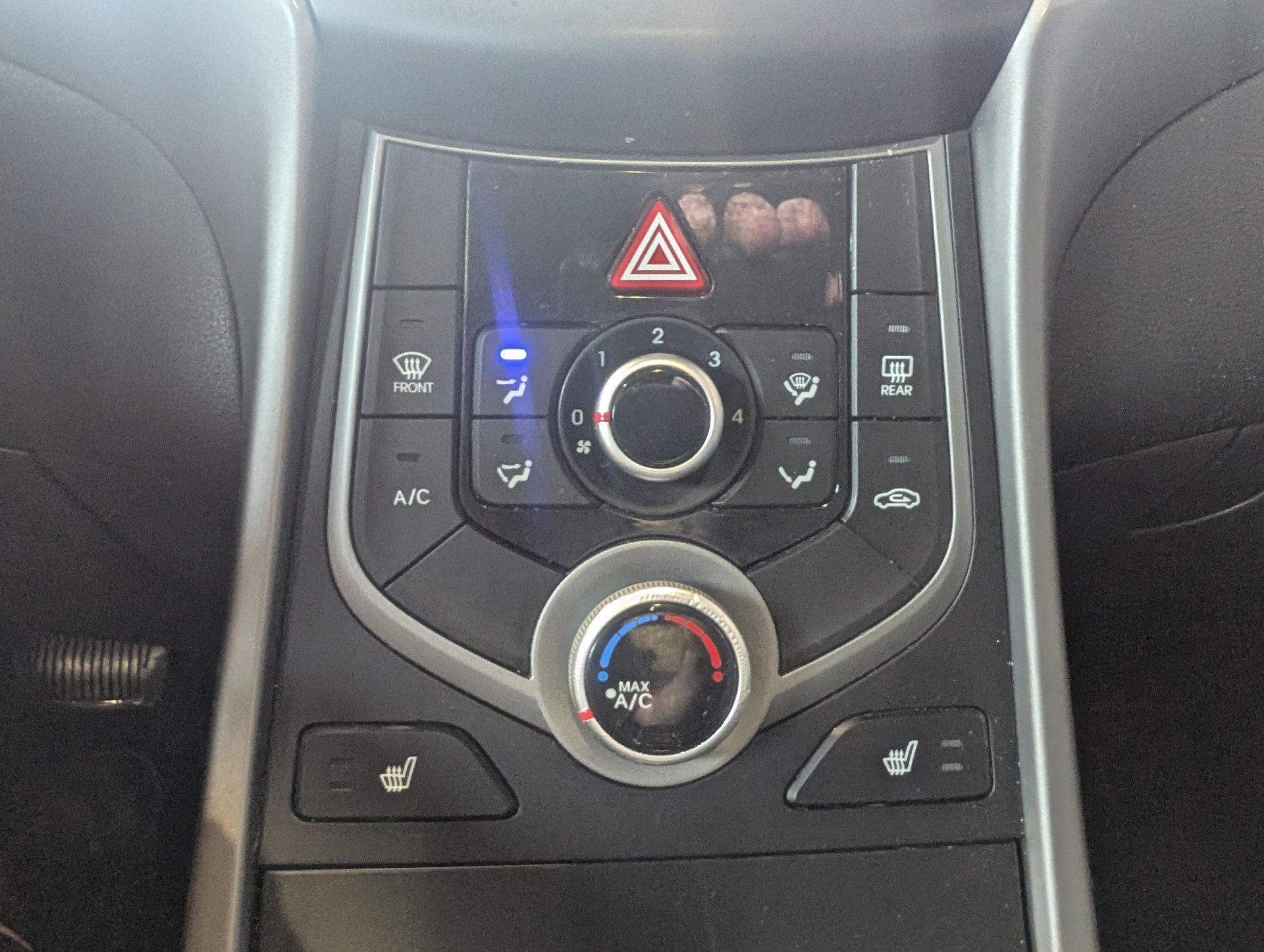 Hyundai Elantra 2015 - Thumbnail 21
