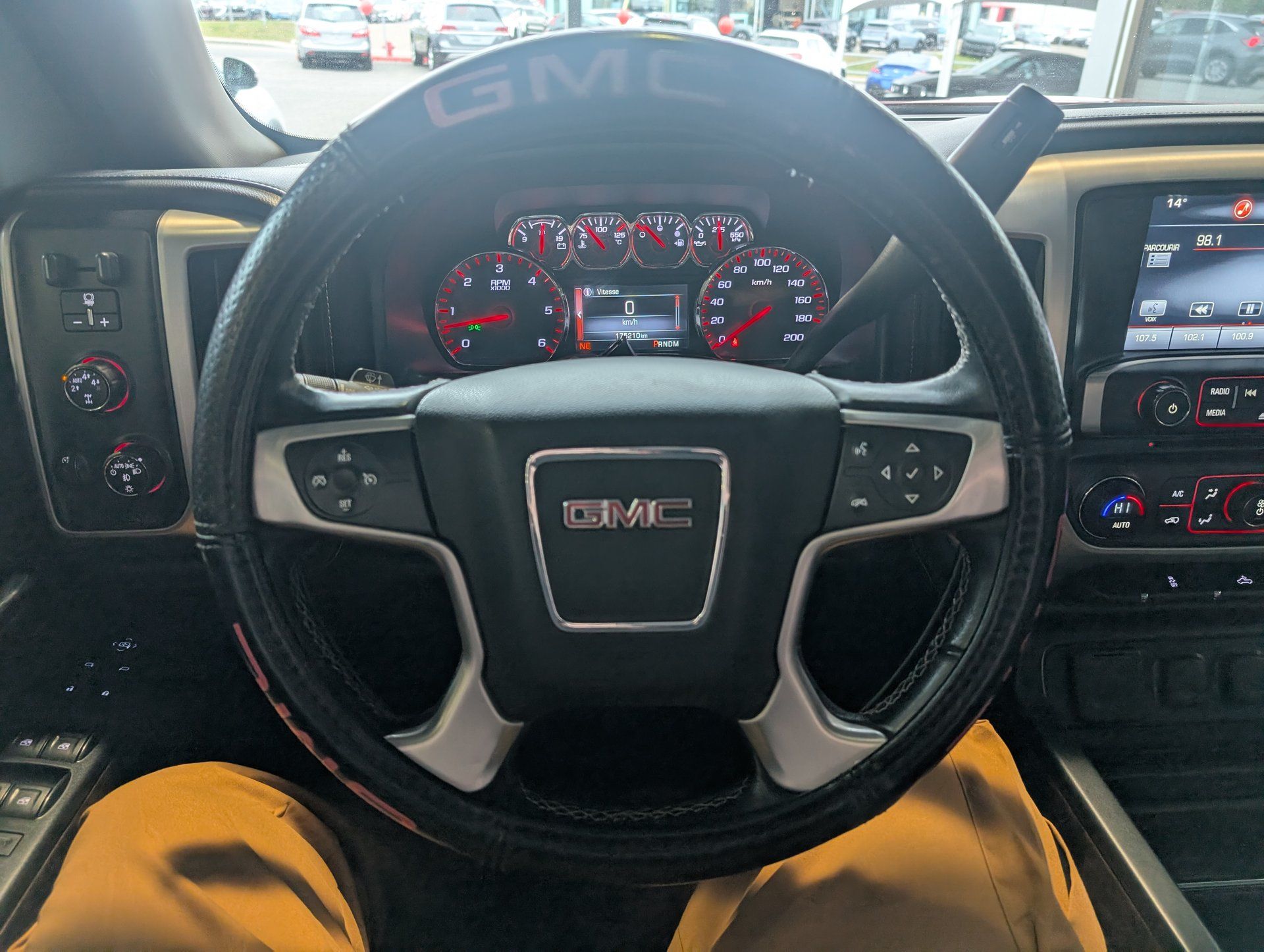 GMC Sierra 1500 2015 - Thumbnail 16