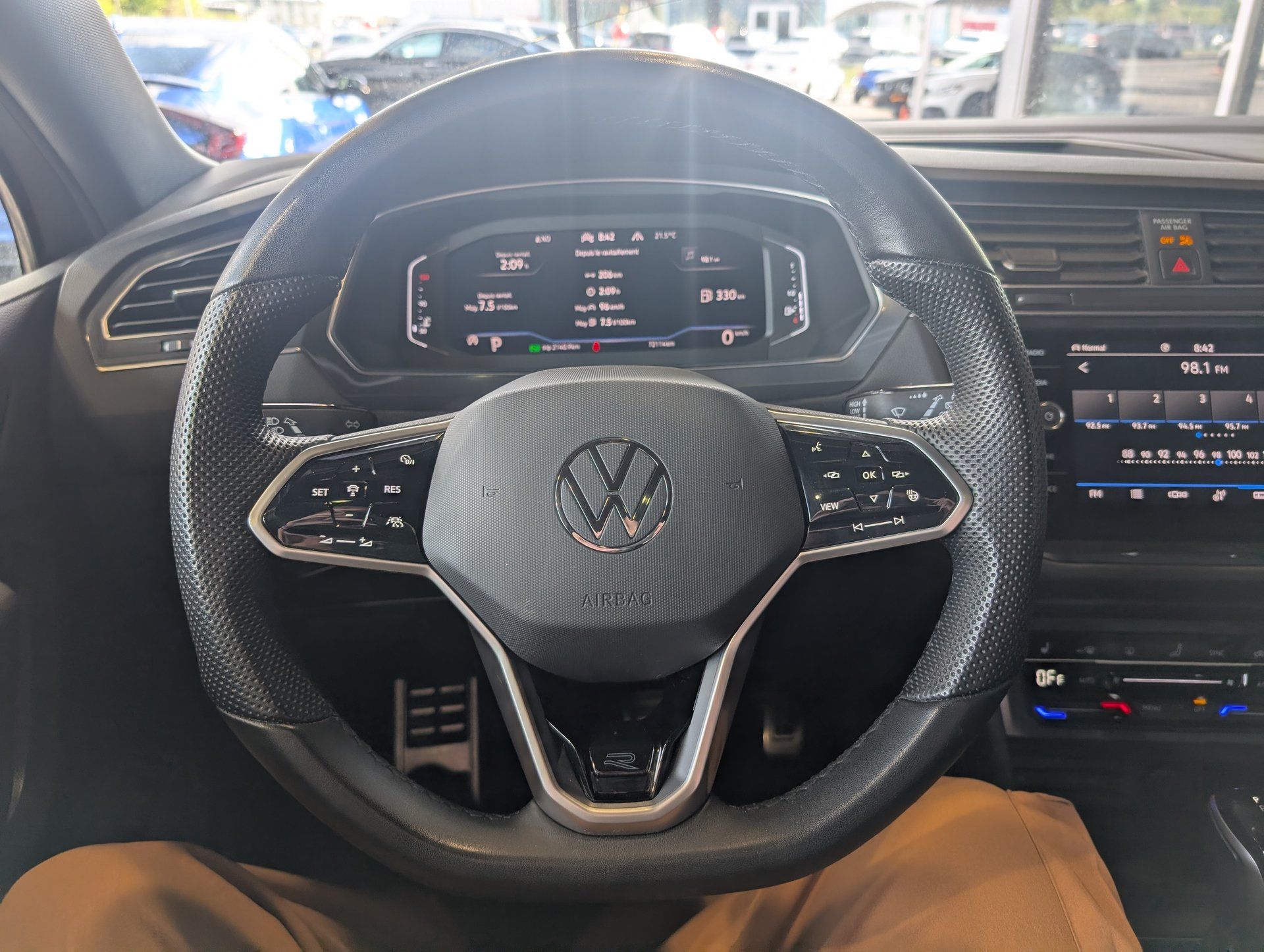 Volkswagen Tiguan 2022 - Thumbnail 18