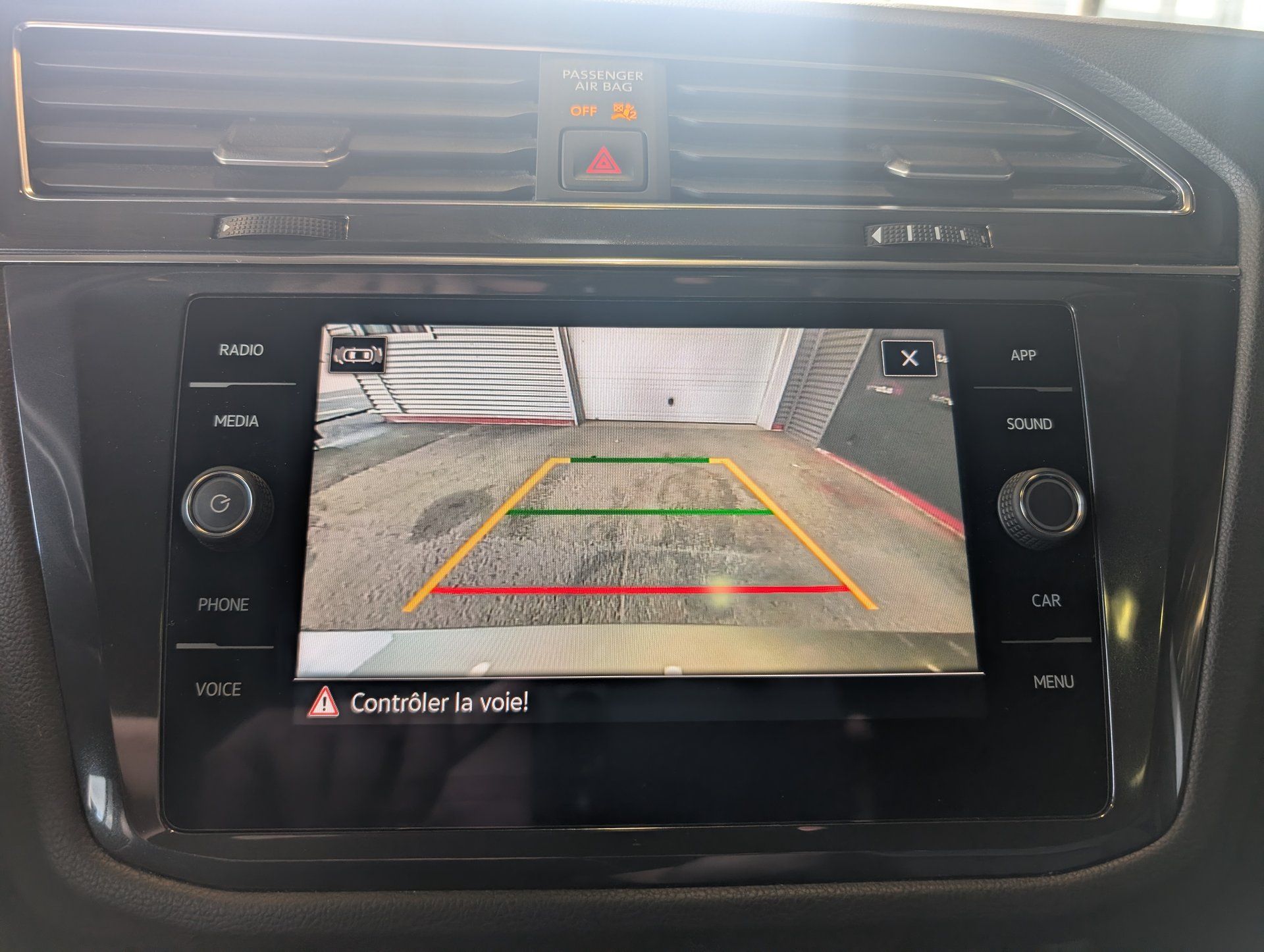 Volkswagen Tiguan 2022 - Thumbnail 23