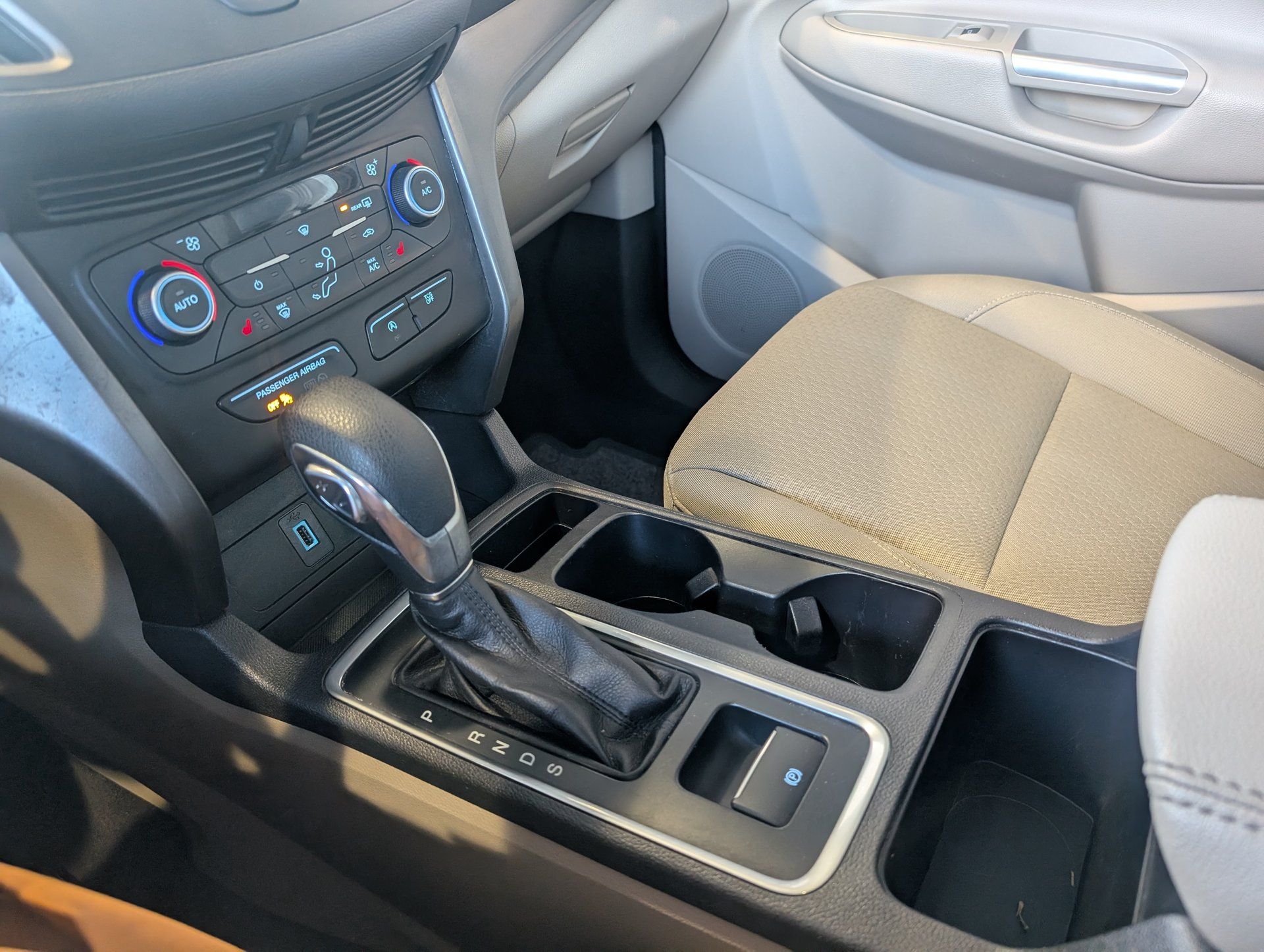 Ford Escape 2018 - Thumbnail 23