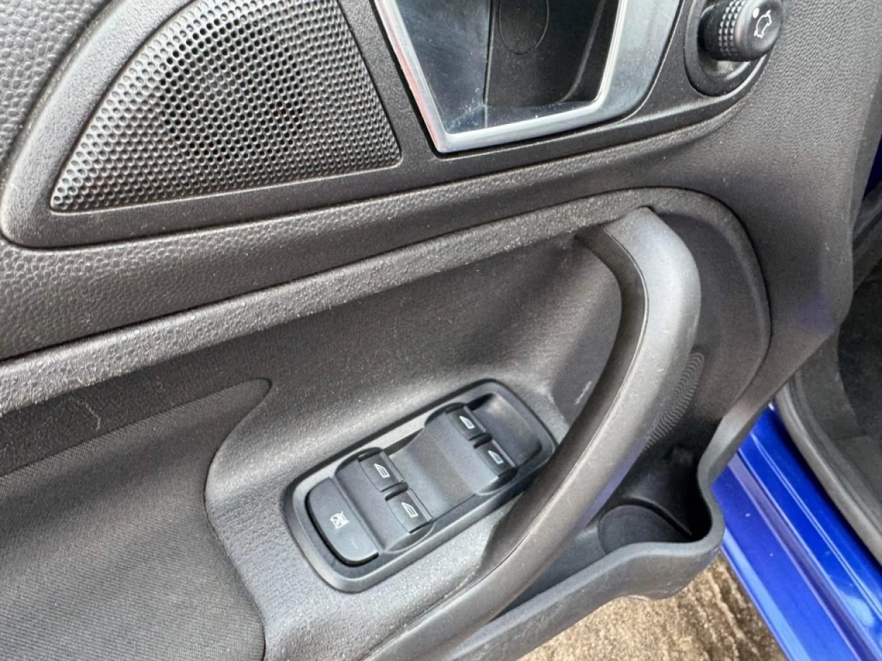 2015 Ford Fiesta SE Main Image