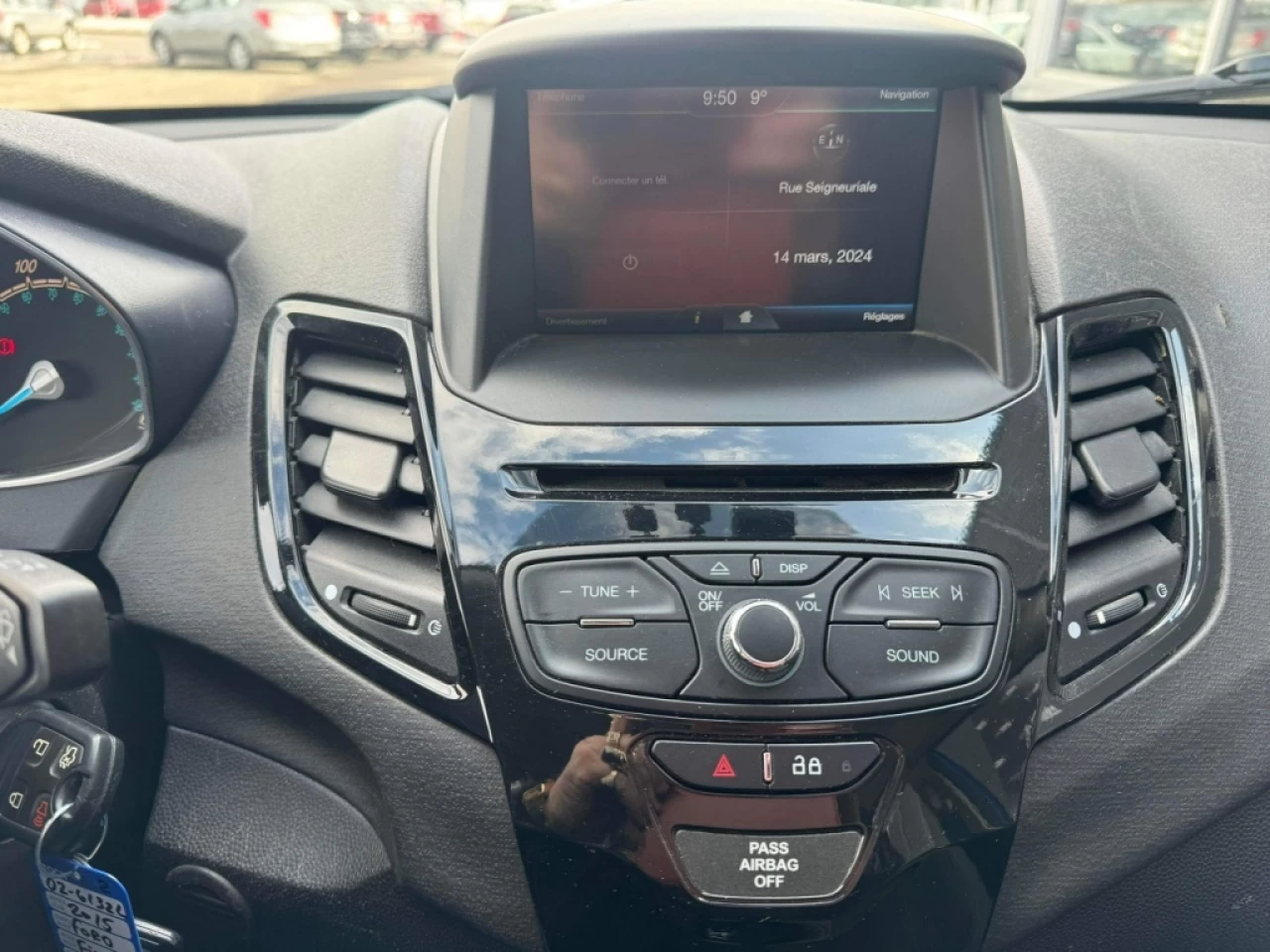 2015 Ford Fiesta SE Image principale